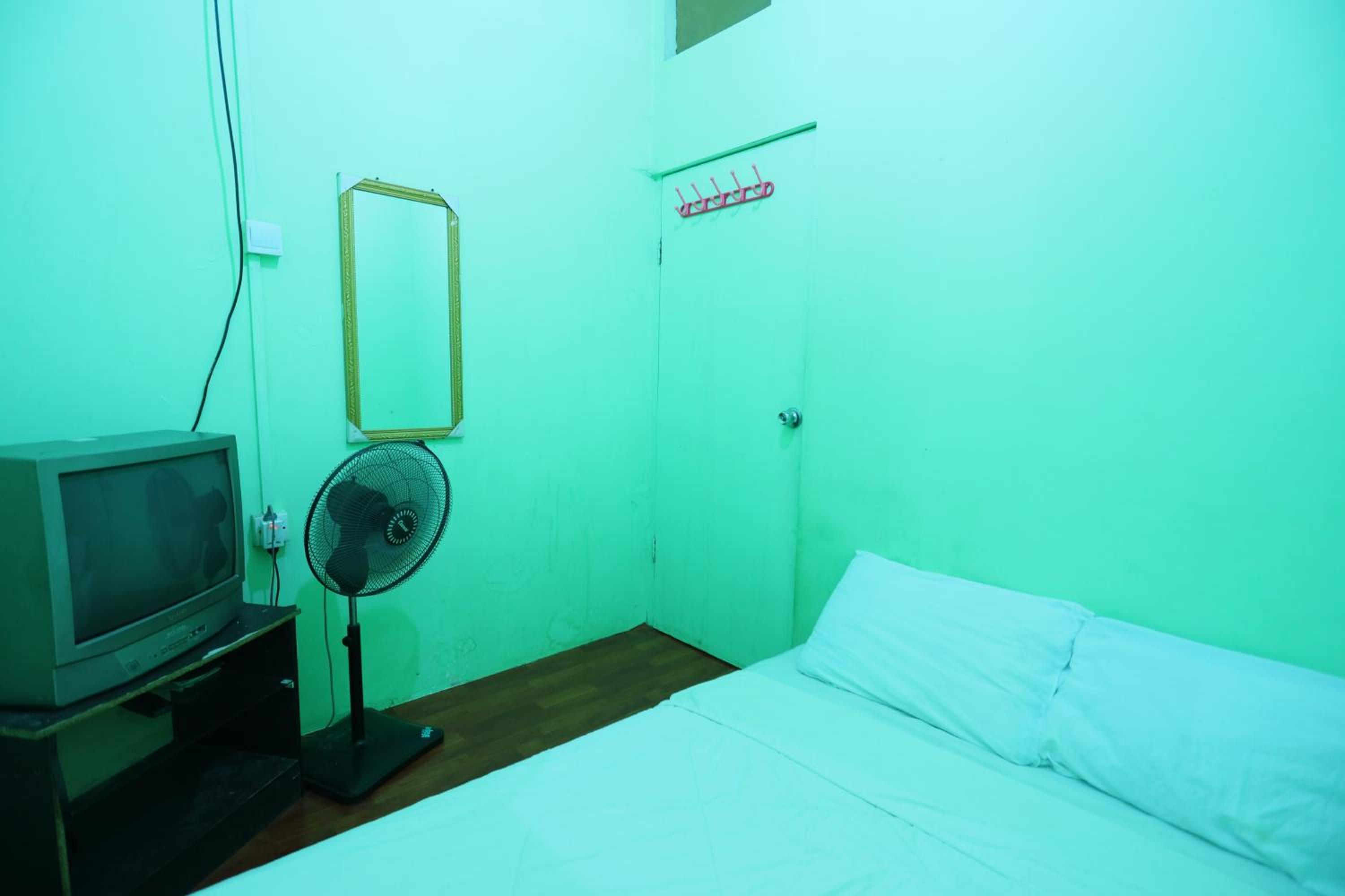 Budget Double Room - Photo 1