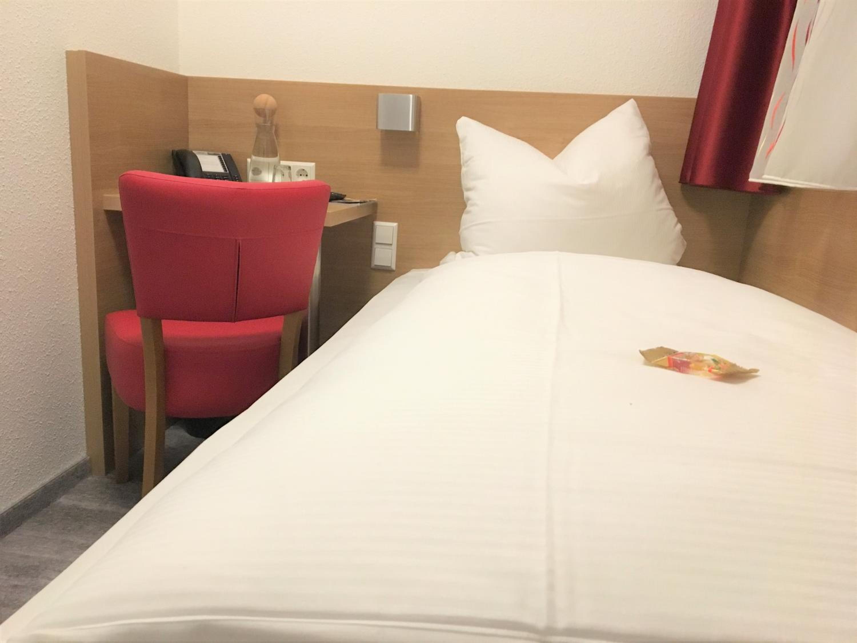 Single Room photo 3