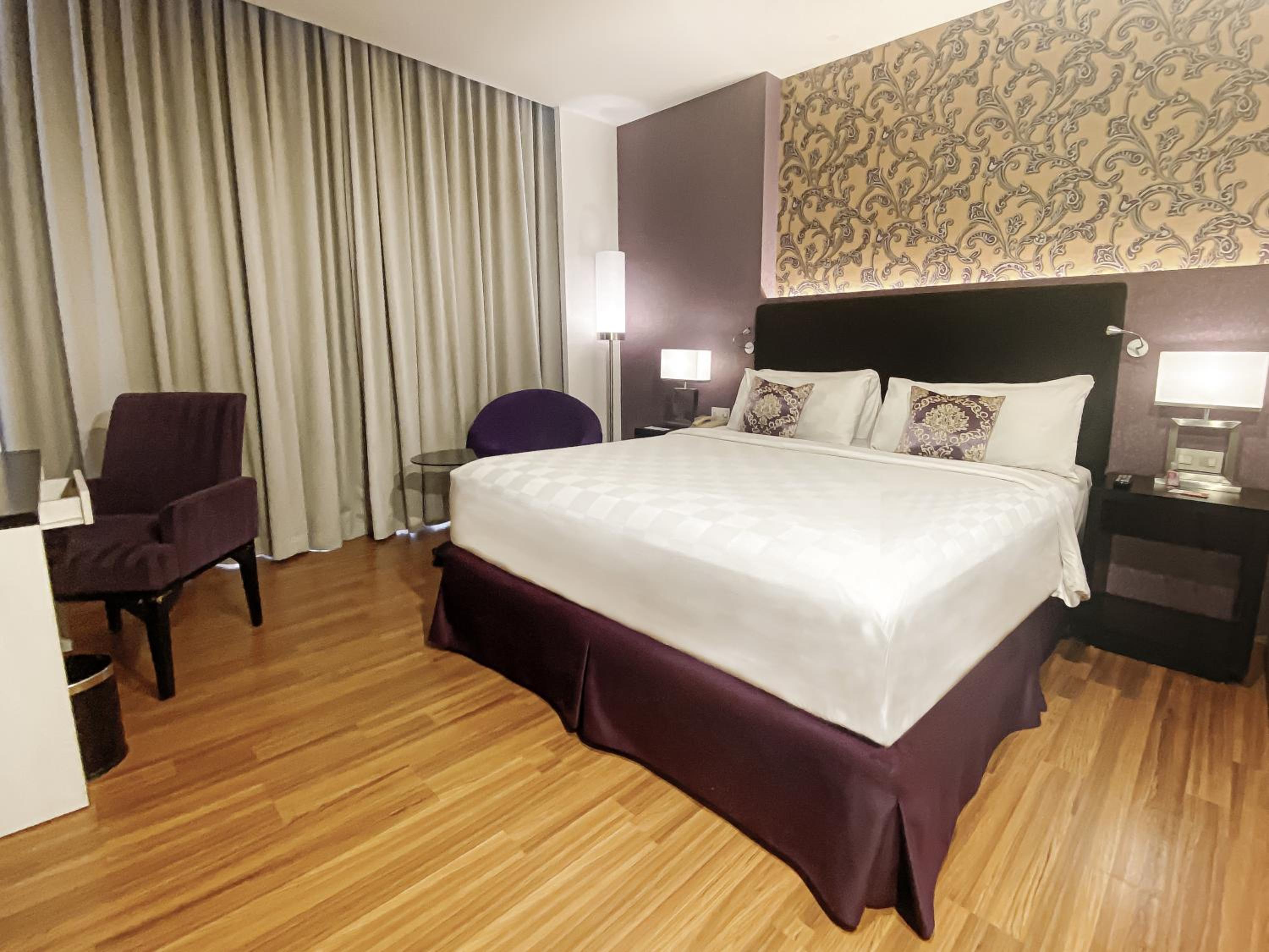 King Room with Pool View