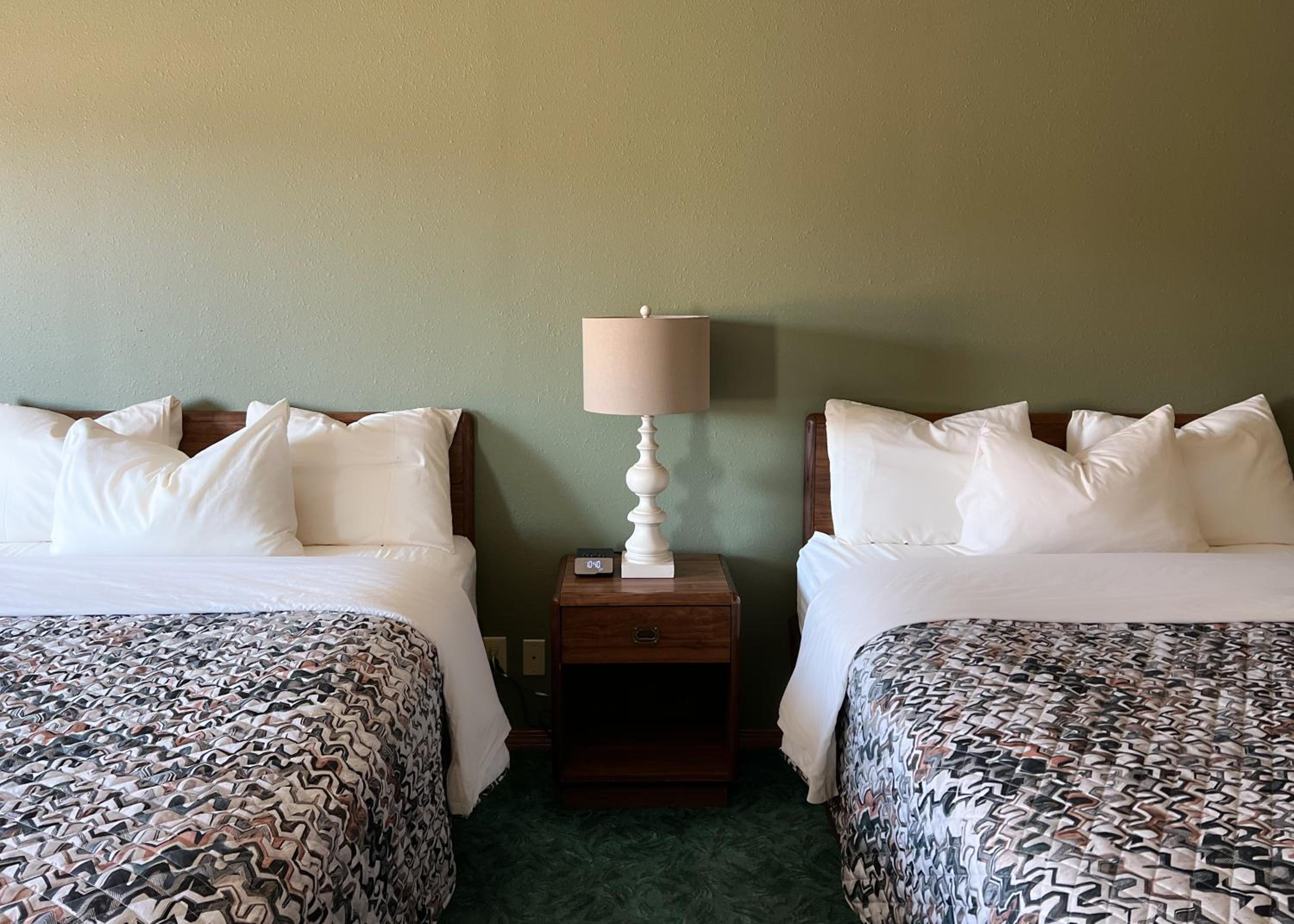 Deluxe Queen Room