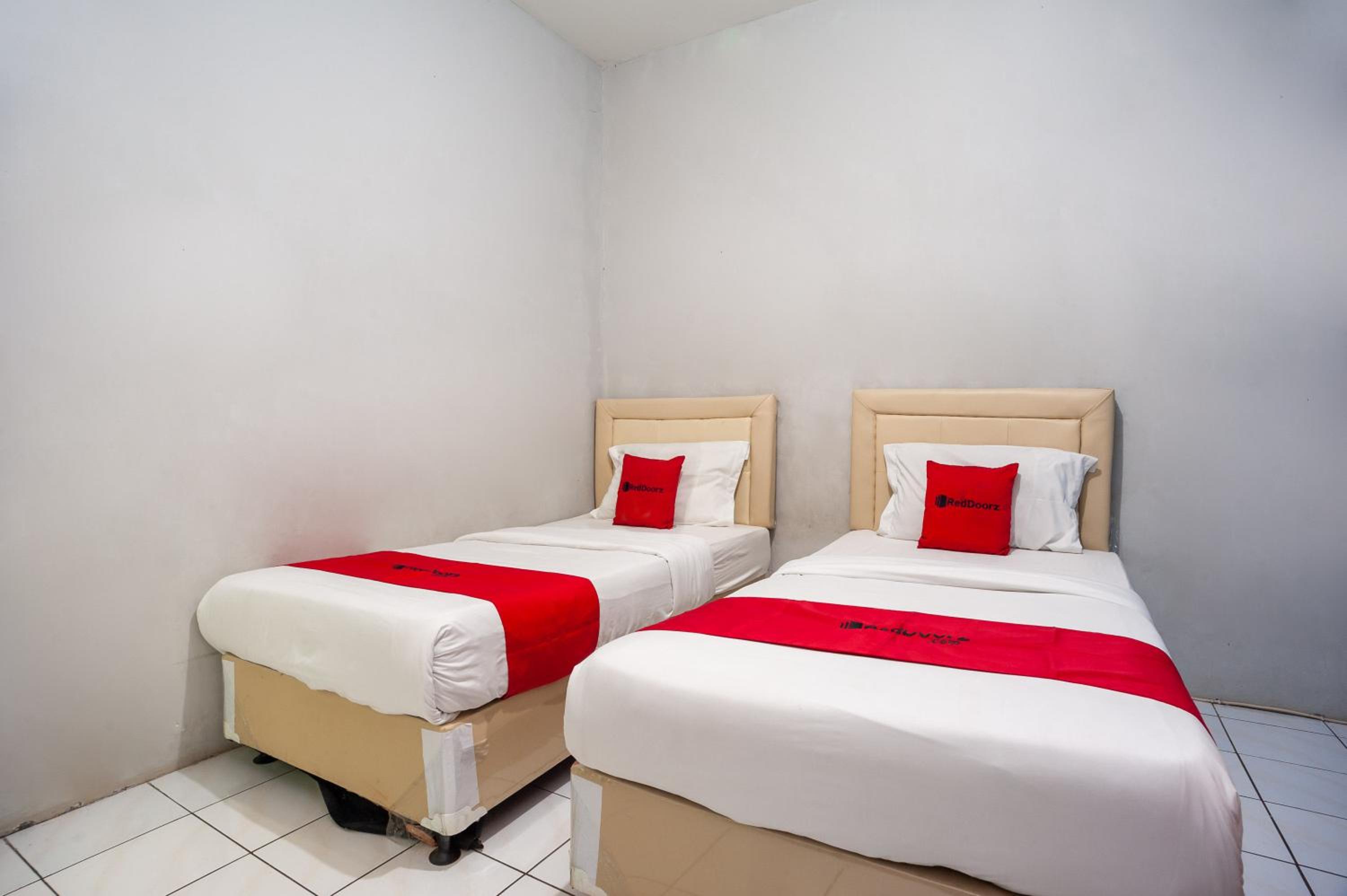 Twin Room - Photo 3