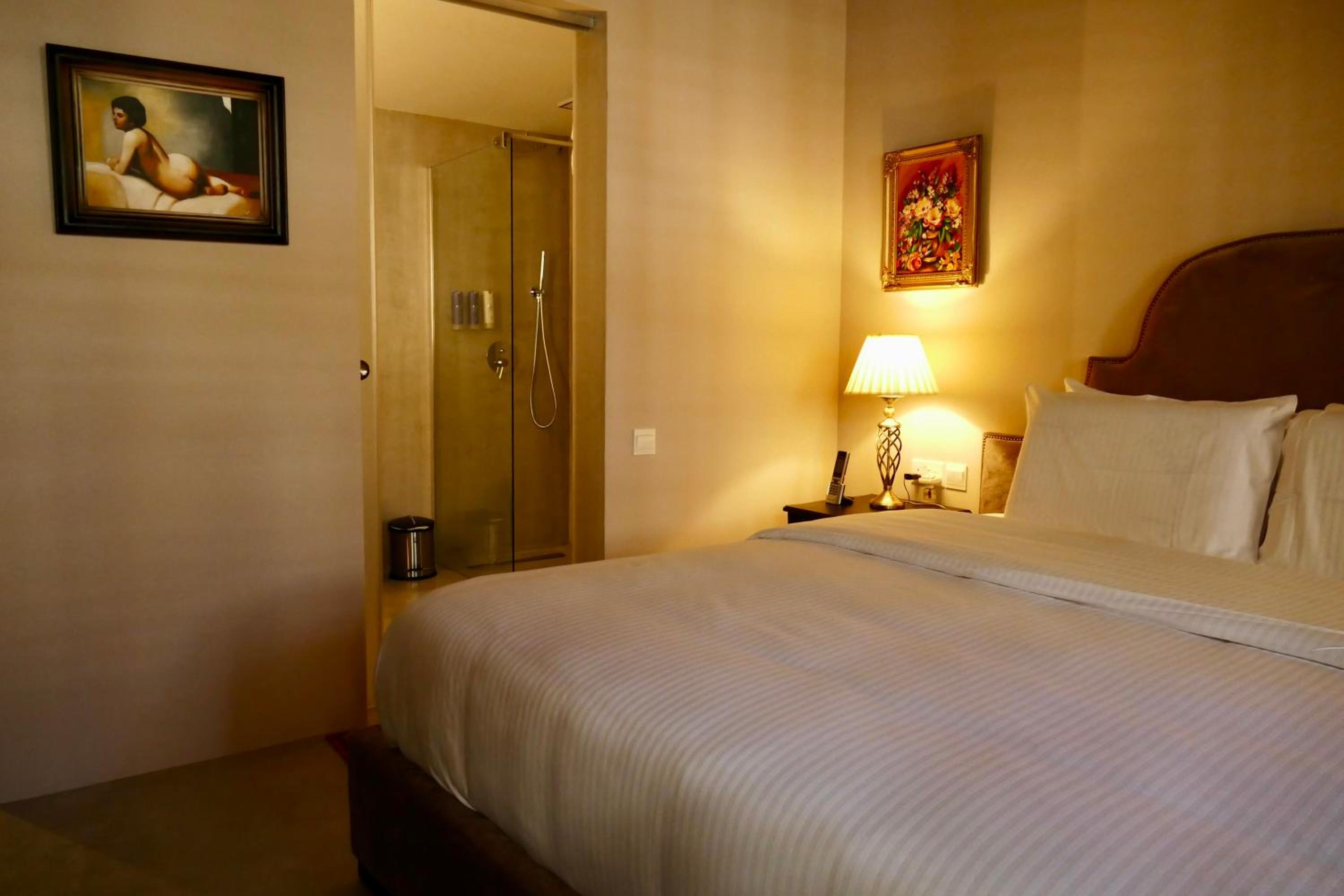 Deluxe Suite photo 2