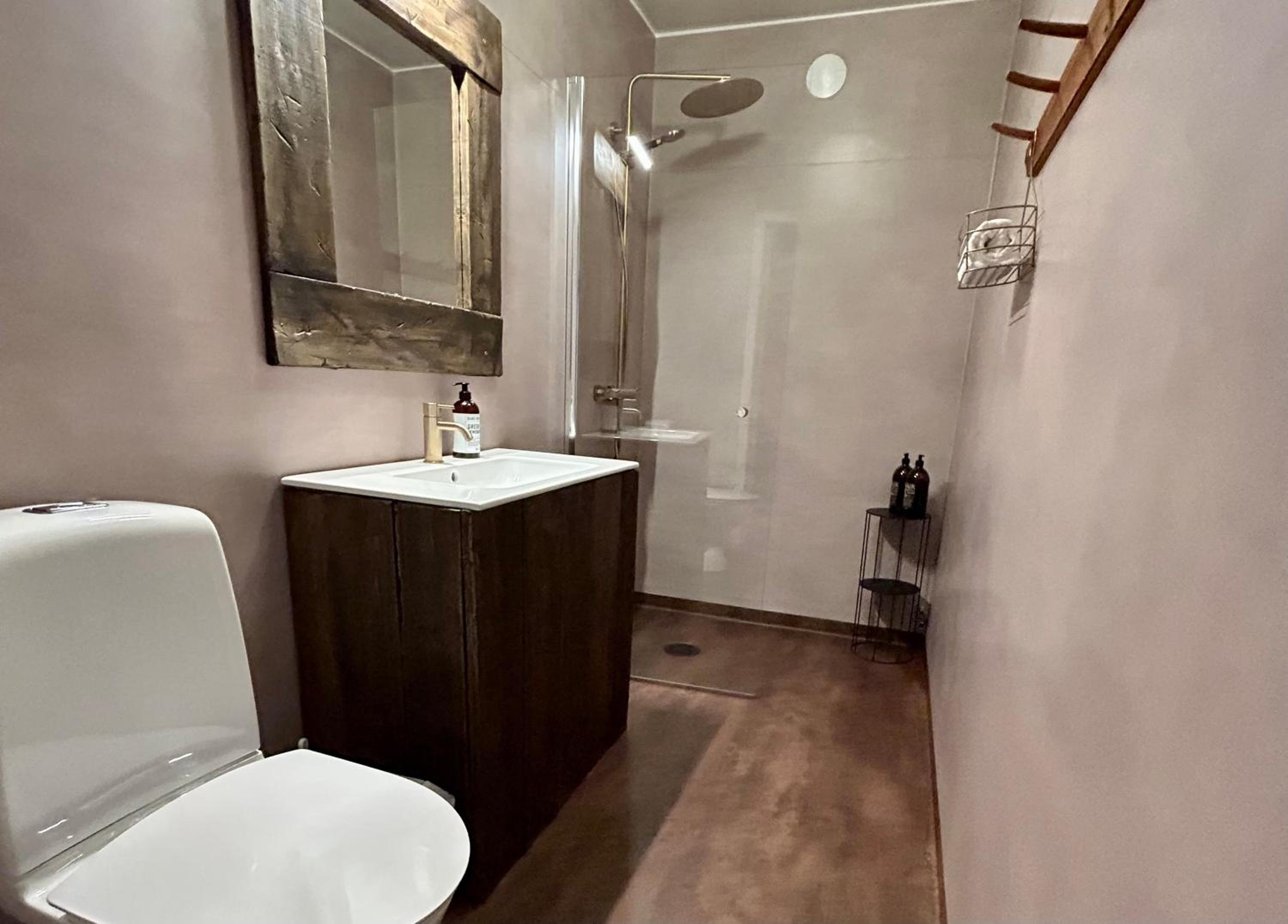 Quadruple Room with Lake View photo 3