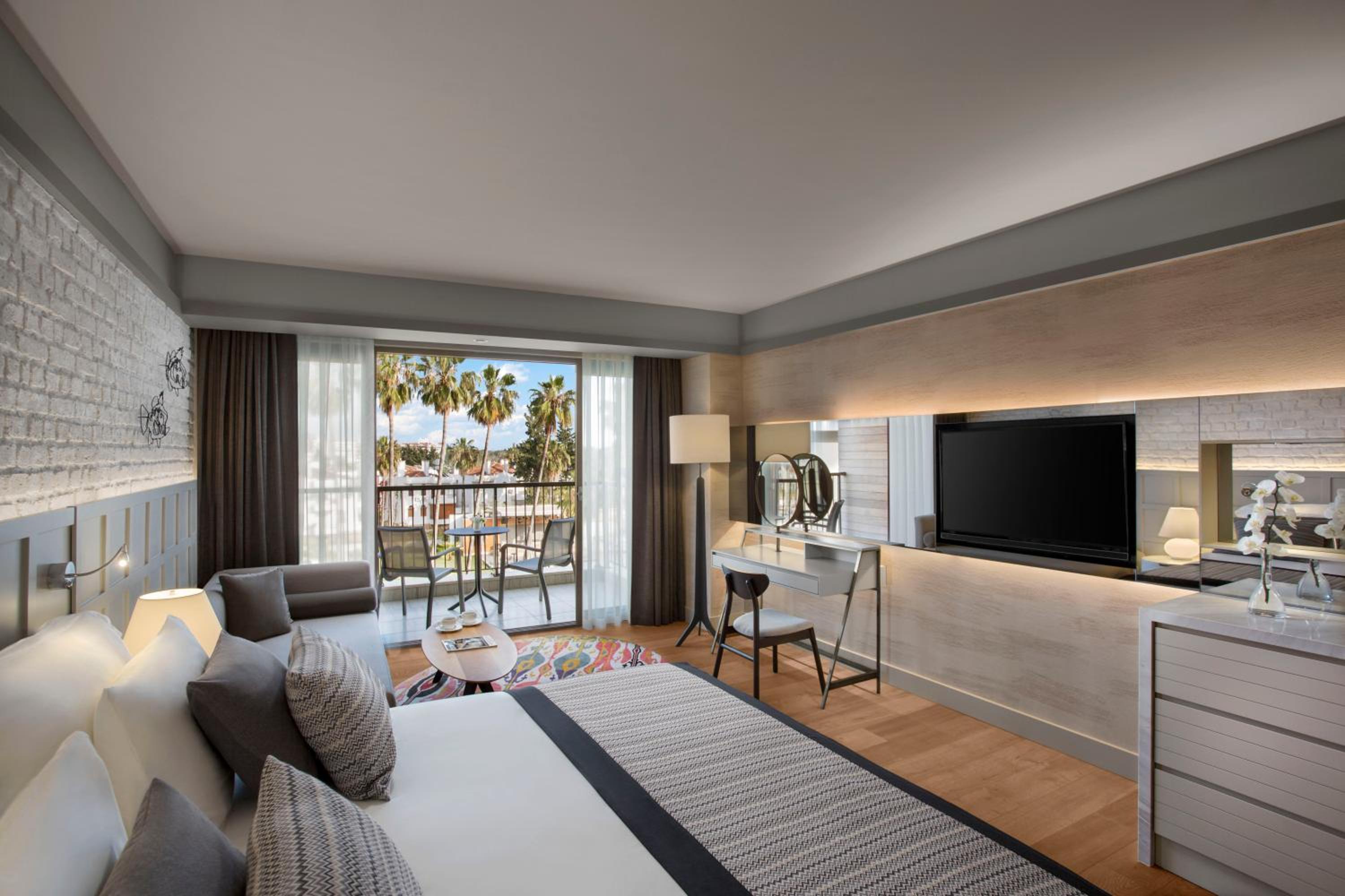 Superior Room Side Sea View & Pool View