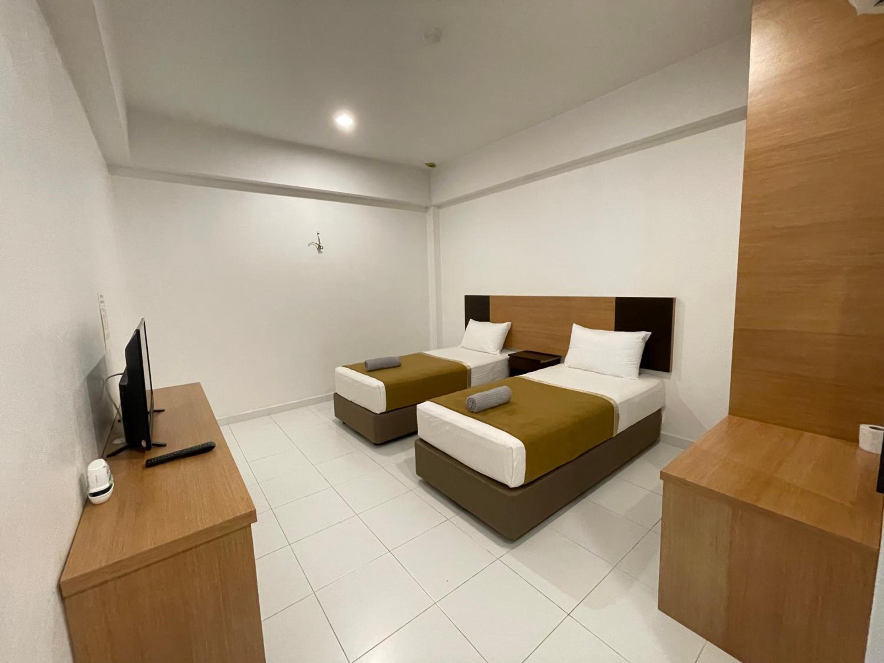 Deluxe Twin Room - Photo 2