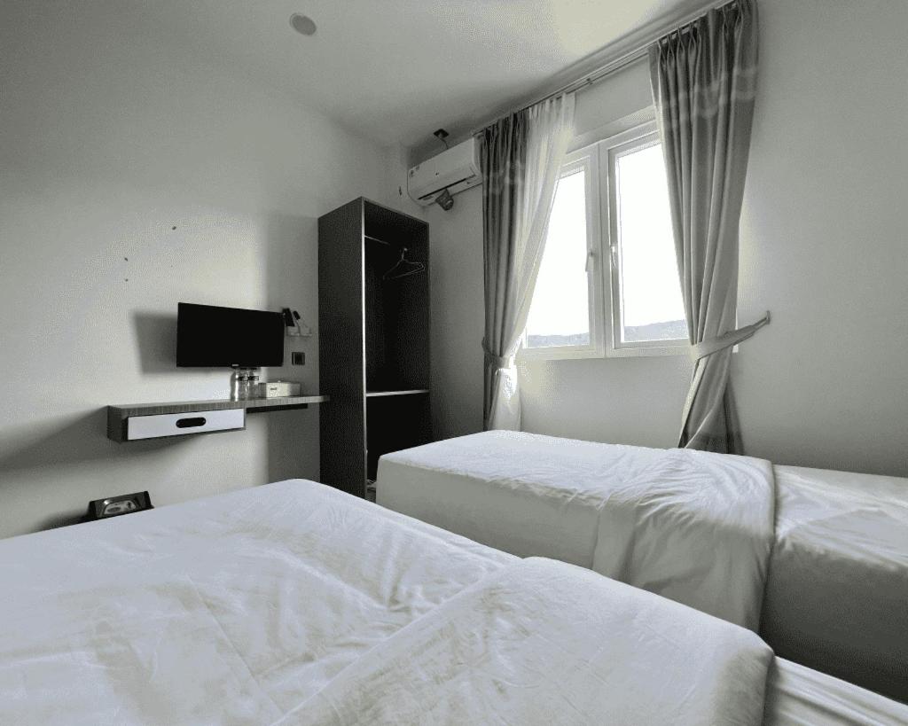 Standard Twin Room photo 2