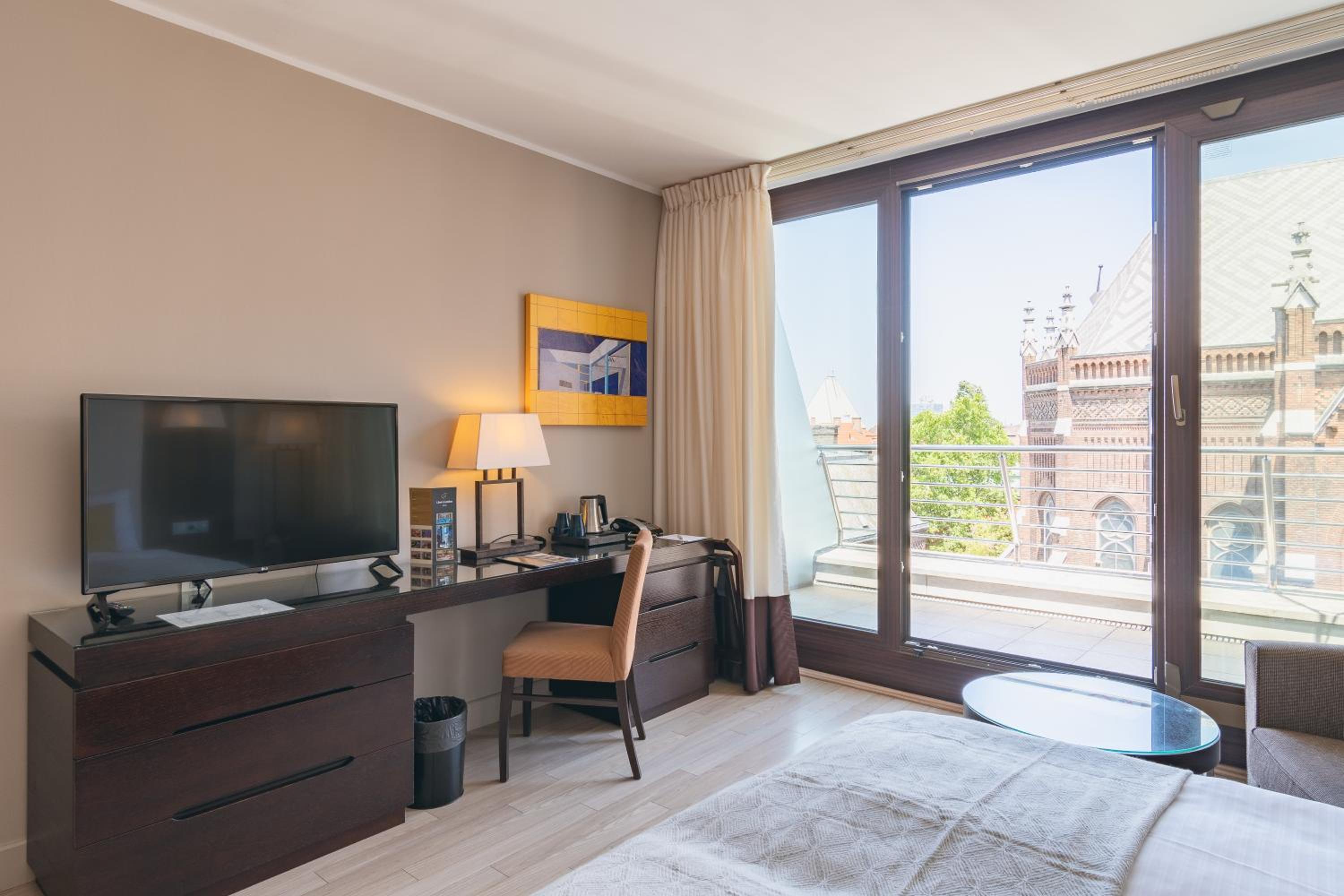Deluxe Double Room with Balcony photo 3