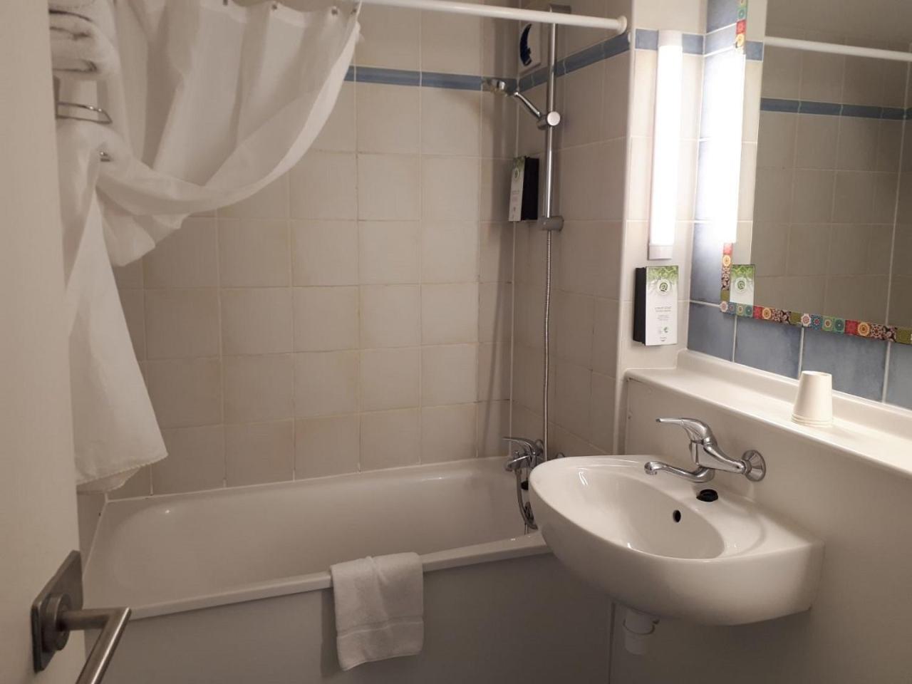 Double Room - Photo 5