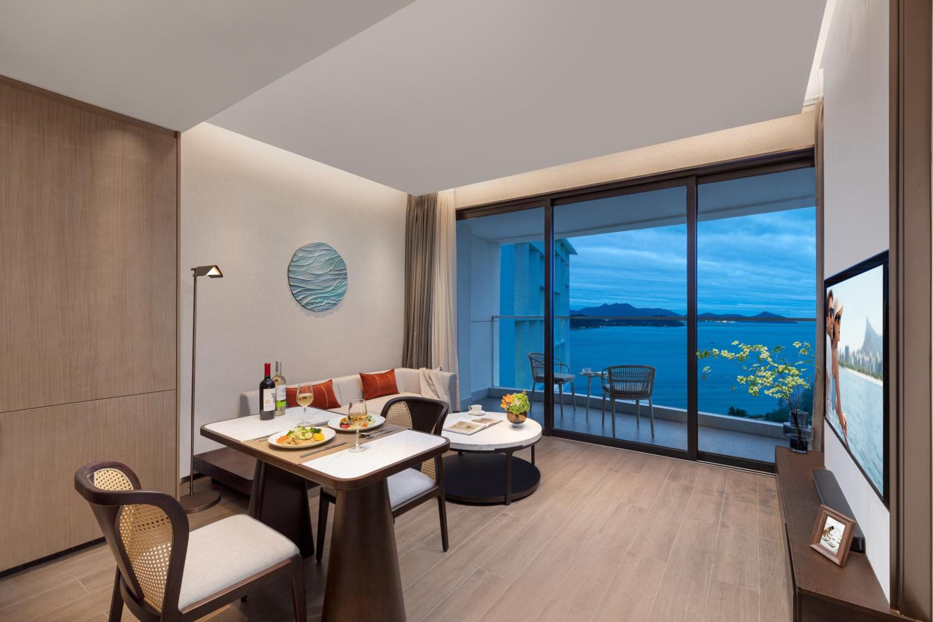 One-Bedroom Premier Seaview photo 2