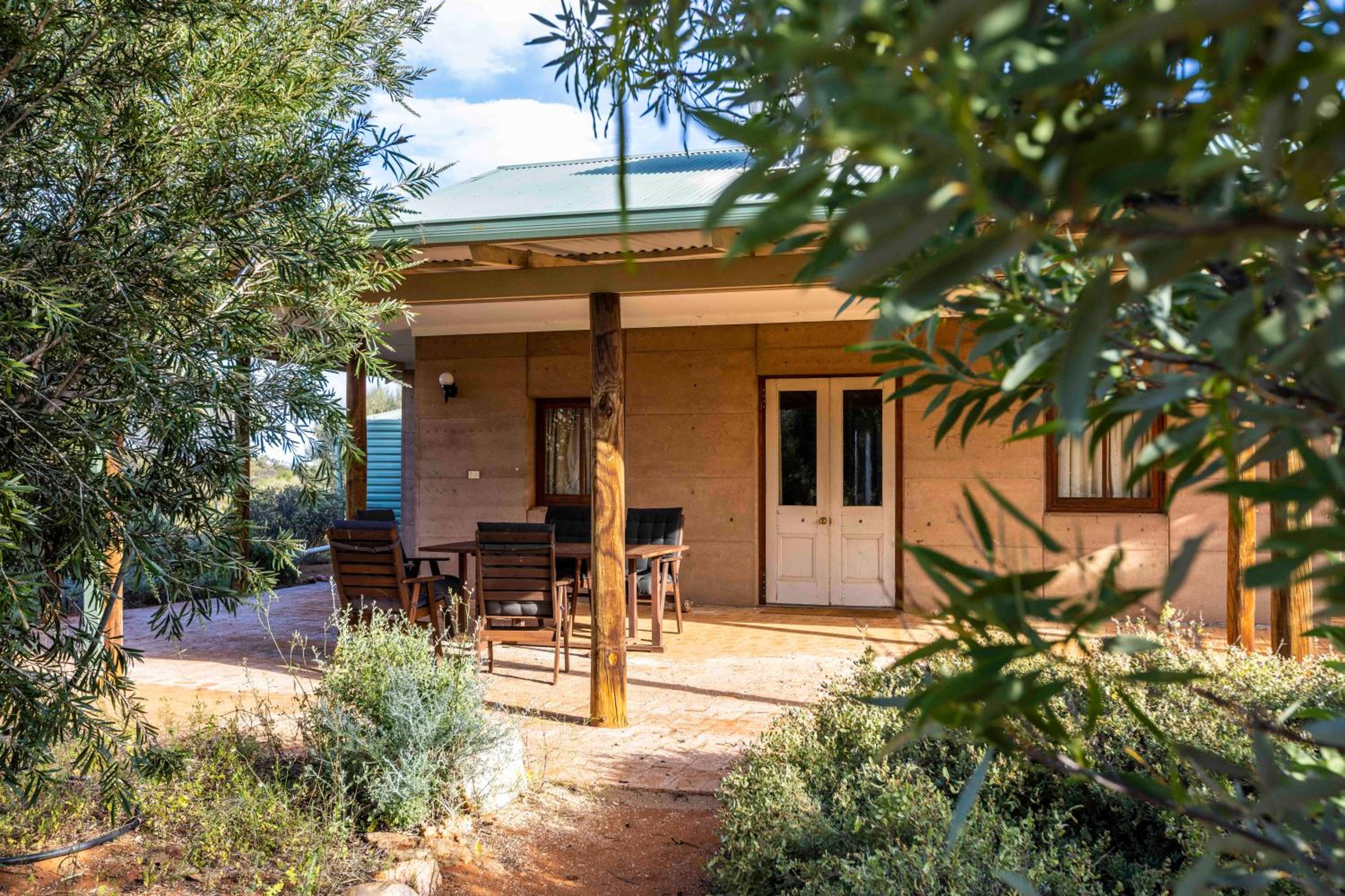 Guesthouse- Couple photo 3