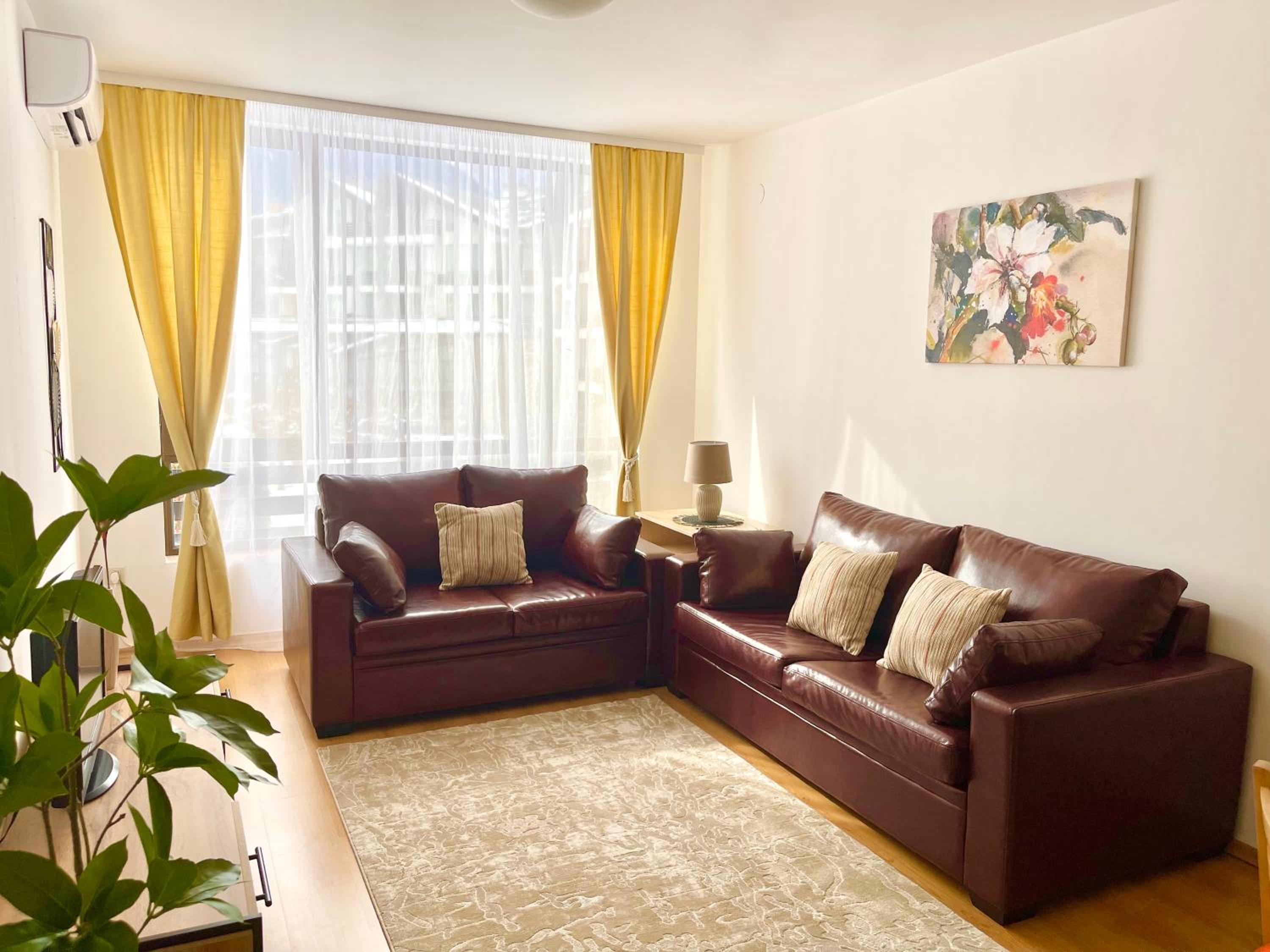 Apartment with Mountain View photo 1