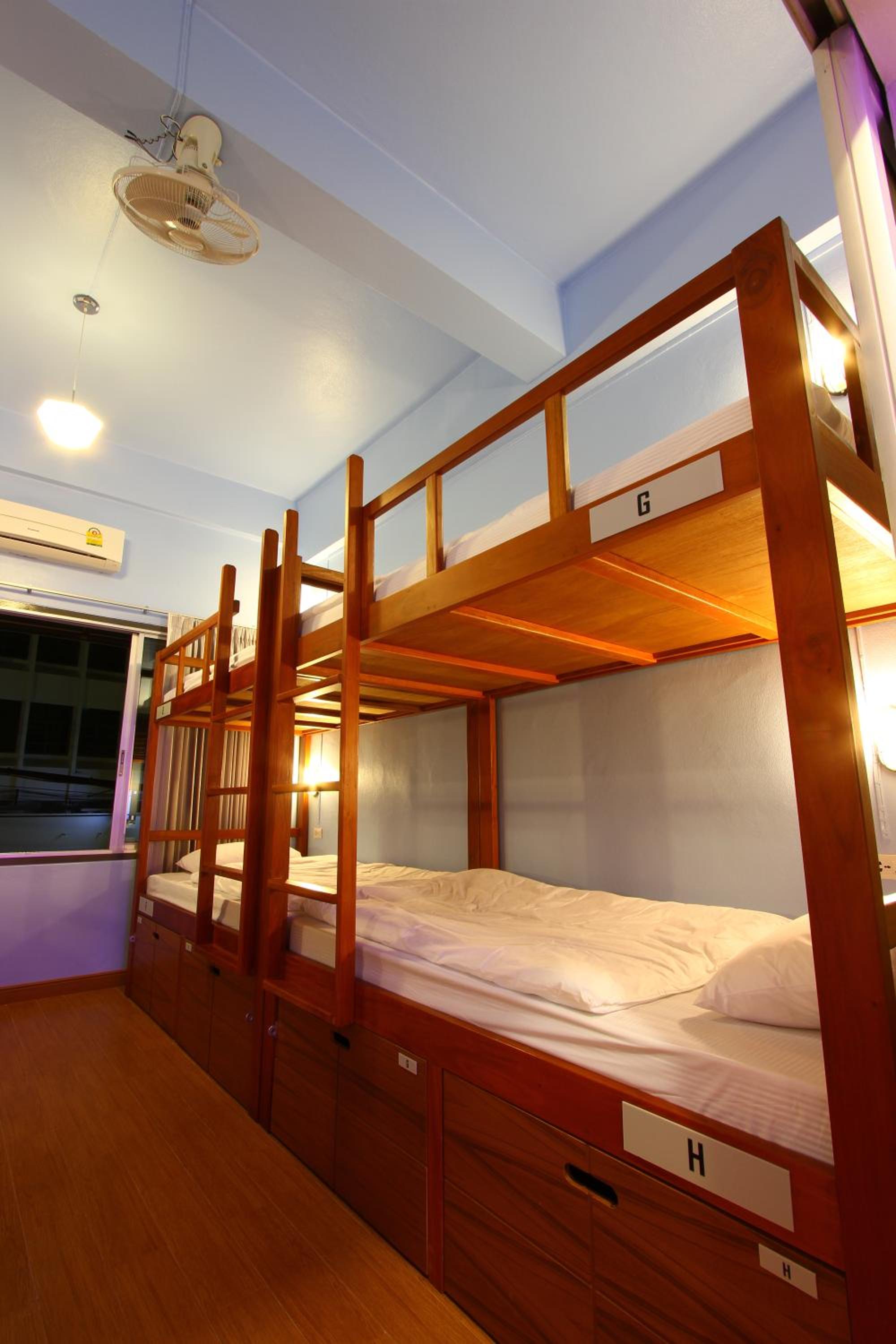 Bed in 4-Bed Mixed Dormitory Room photo 1