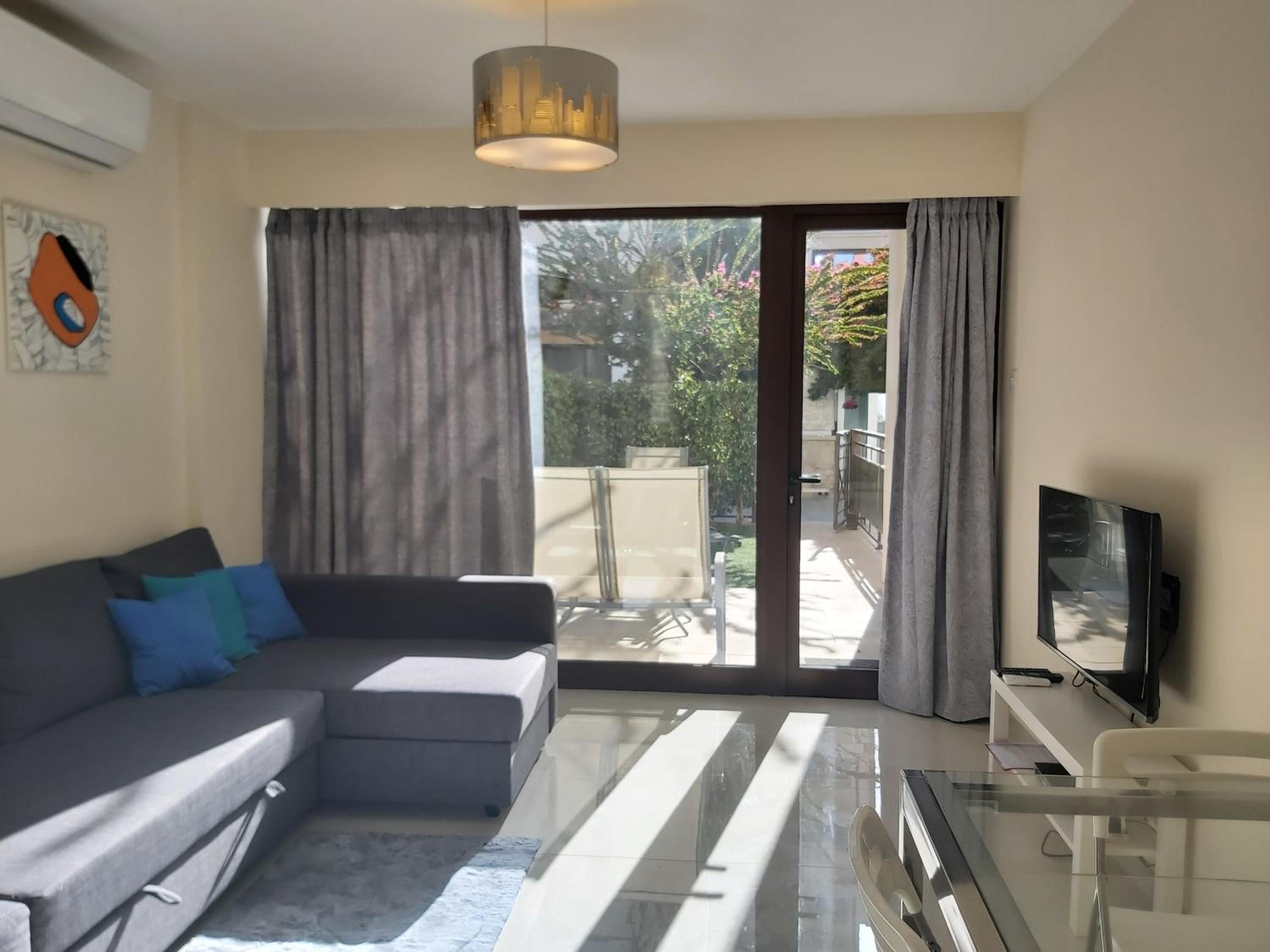 Maisonette photo 1
