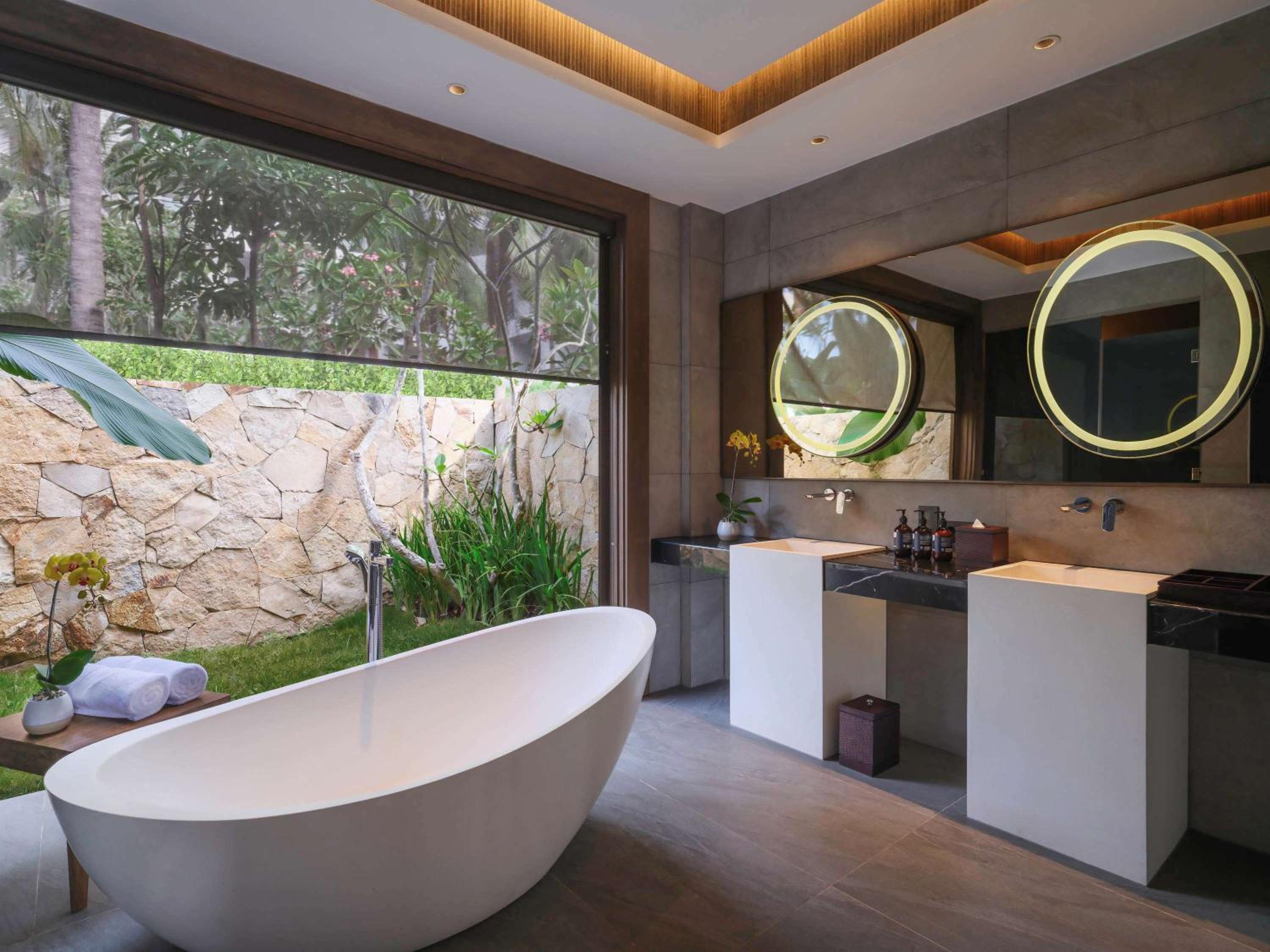 One-Bedroom Villa with King Bed and Swimming Pool - Photo 4