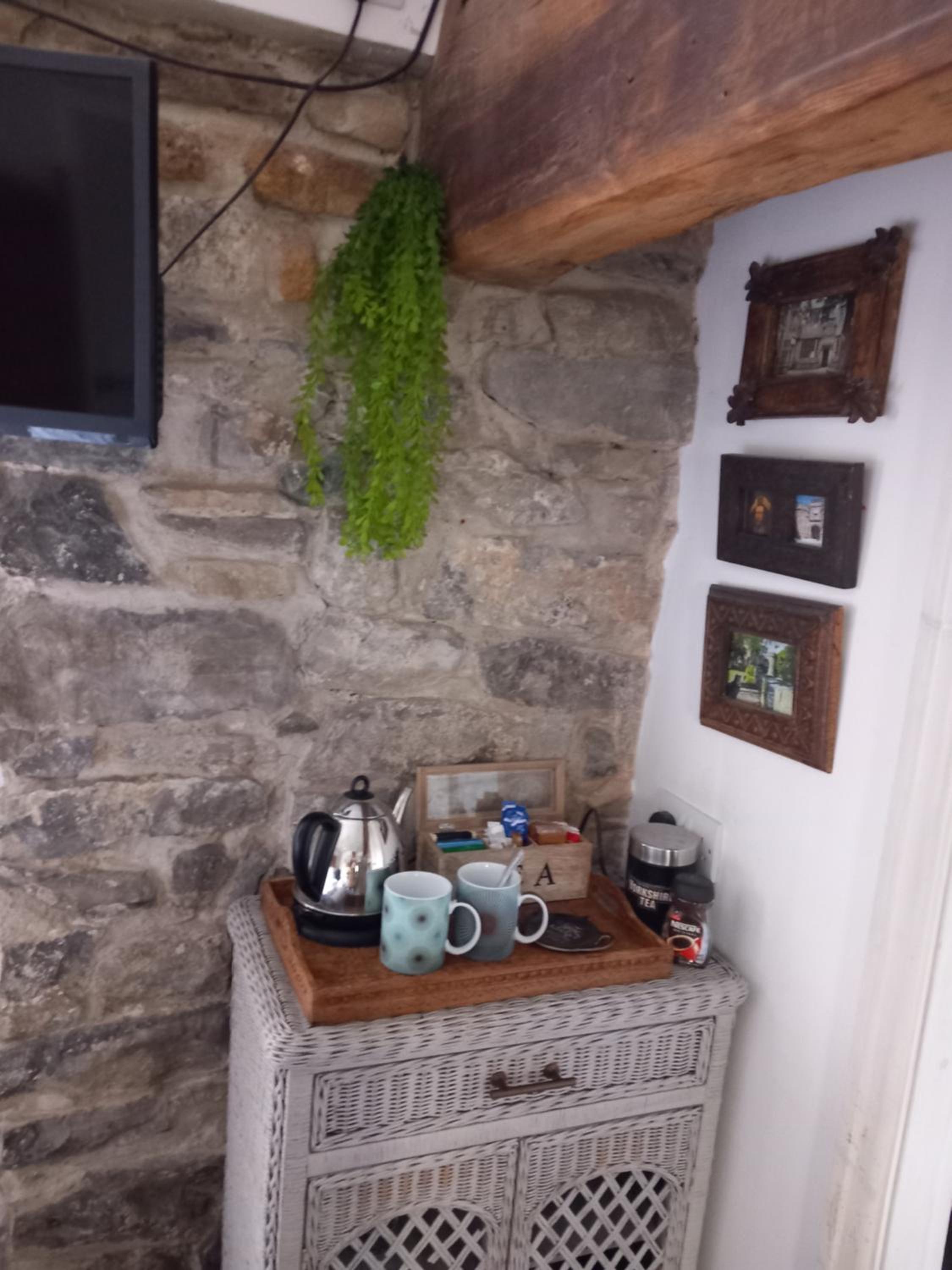 Double Room - Photo 7