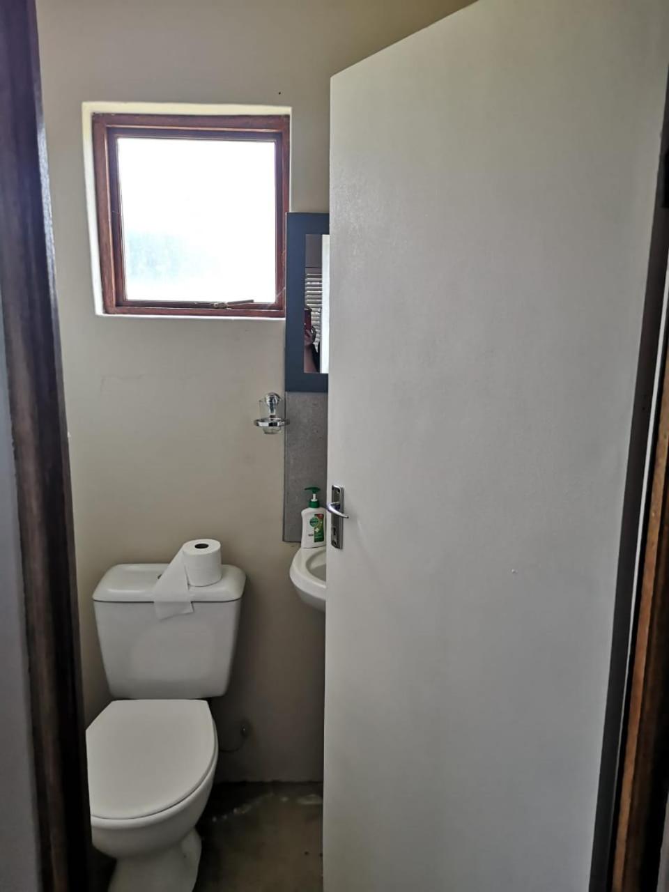 Standard Queen Room photo 3
