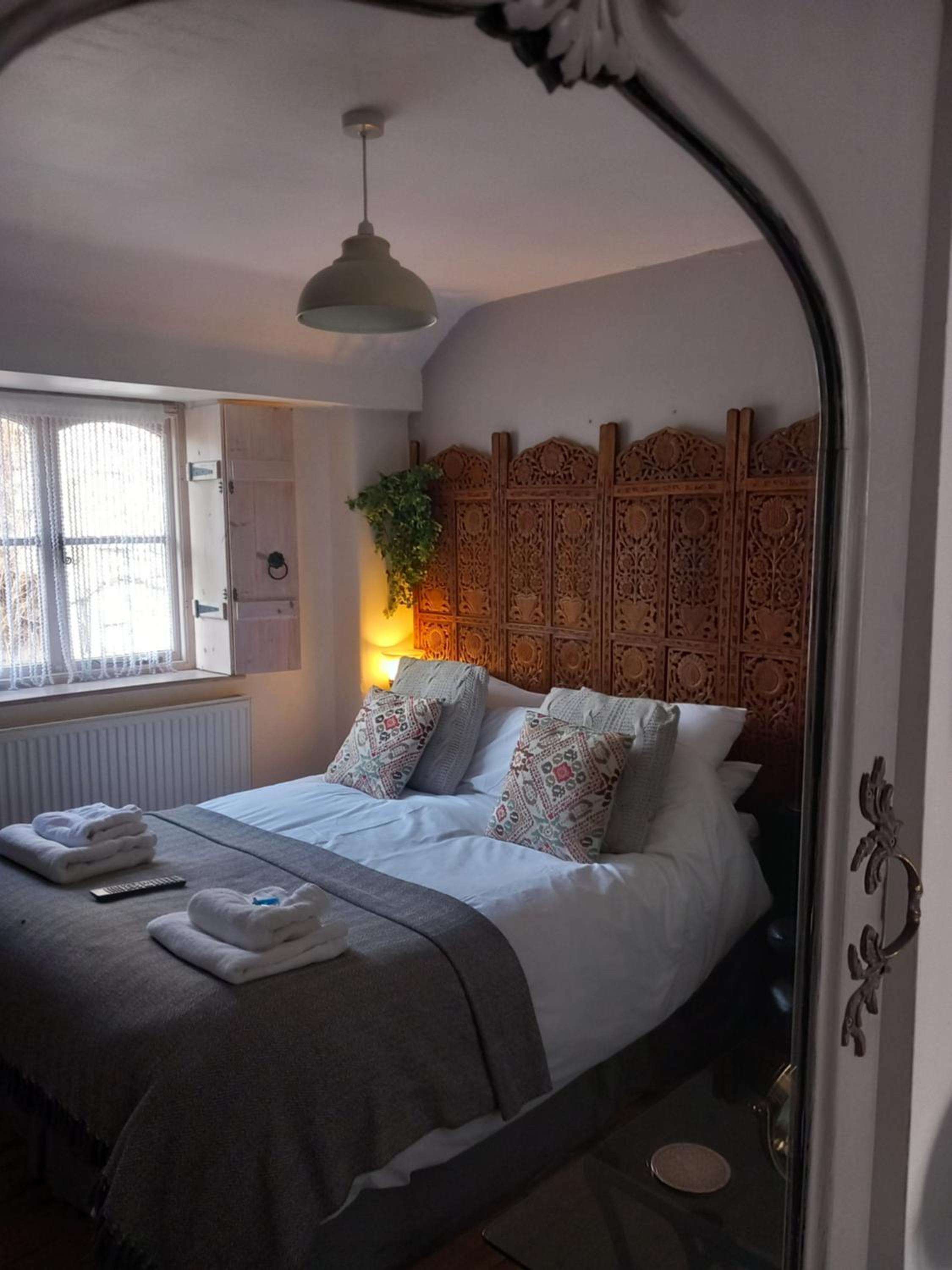 Double Room - Photo 10