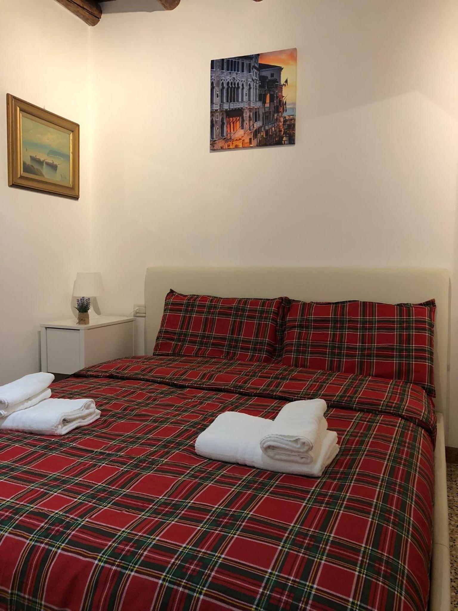 Deluxe Apartment photo 2