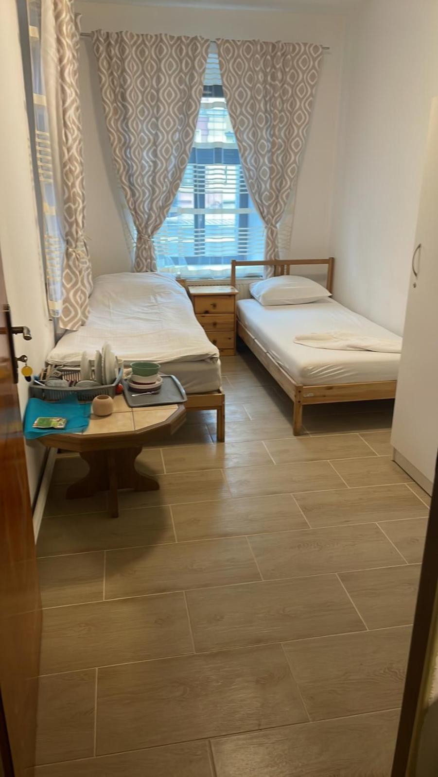 Single Room with Shared Shower and Toilet photo 1