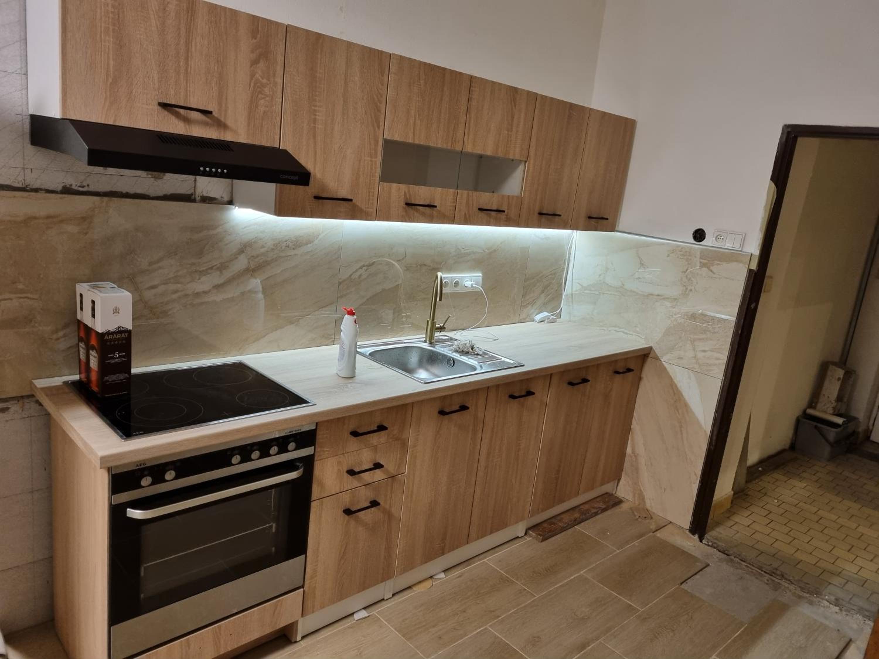 Single Room with Shared Shower and Toilet photo 2