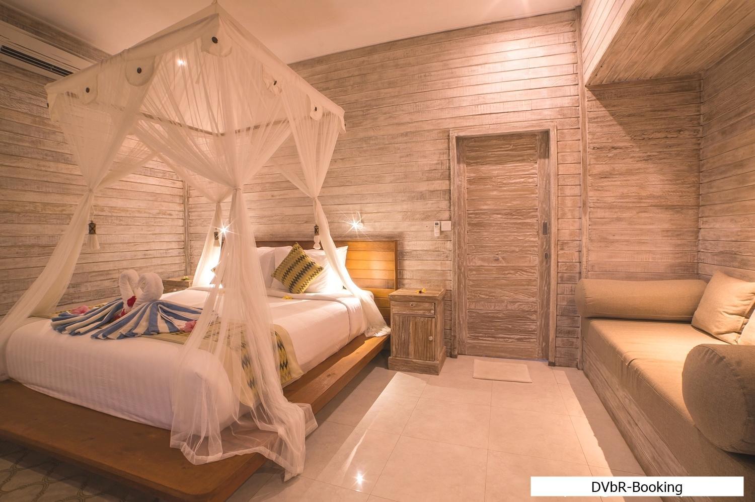 Deluxe Double Room with Balcony - Photo 4