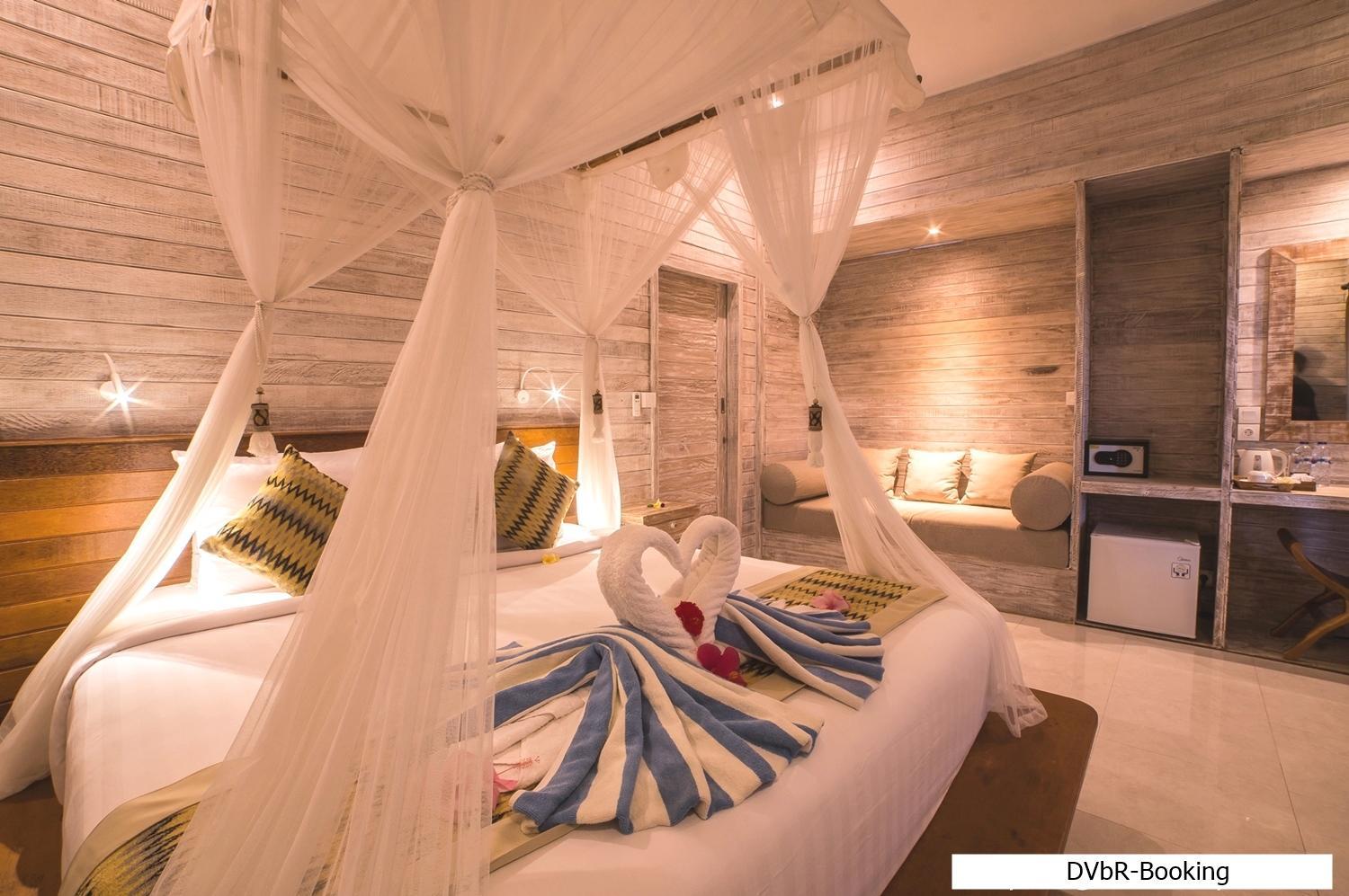 Deluxe Double Room with Balcony - Photo 3