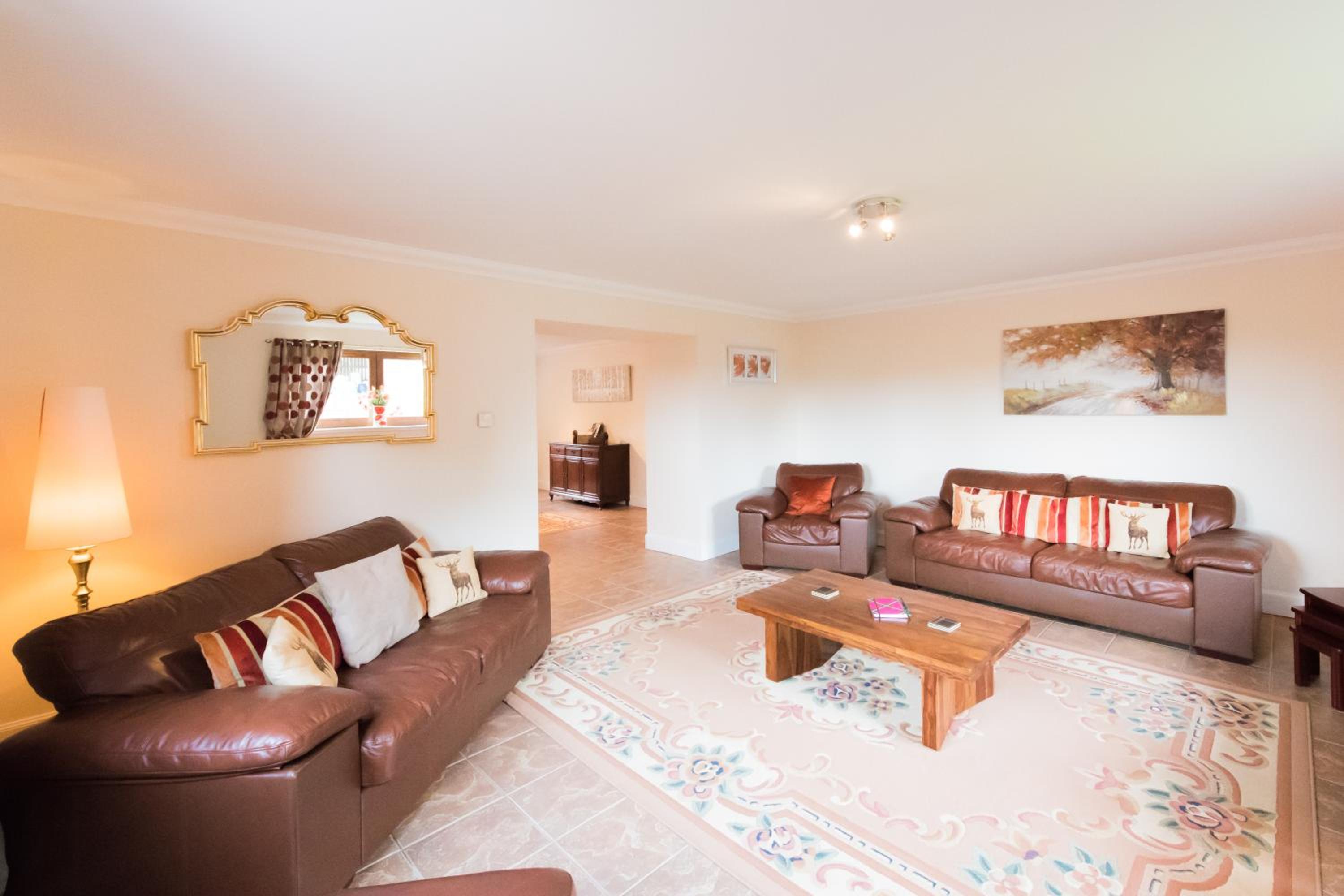 Four-Bedroom House photo 1