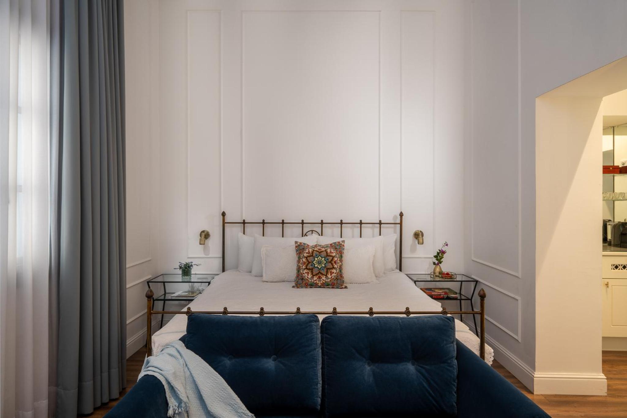 Lovers Nest