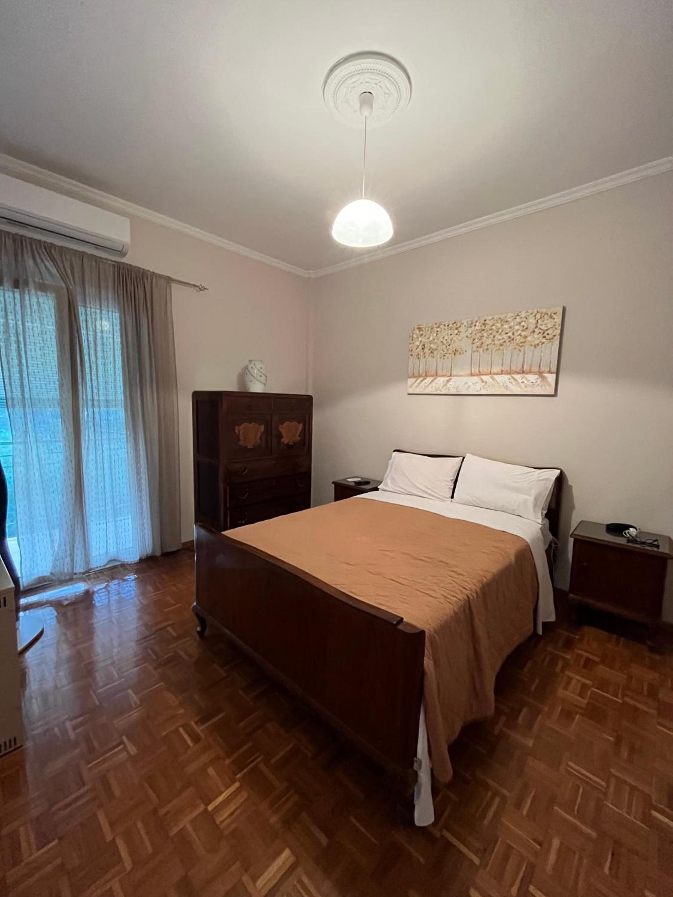 One-Bedroom Apartment photo 3