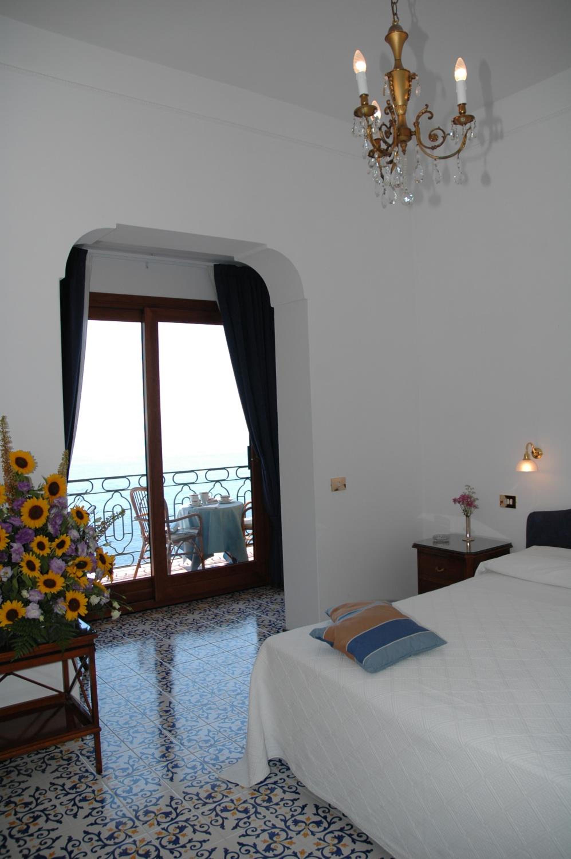 Standard Double Room with Sea View - Photo 11