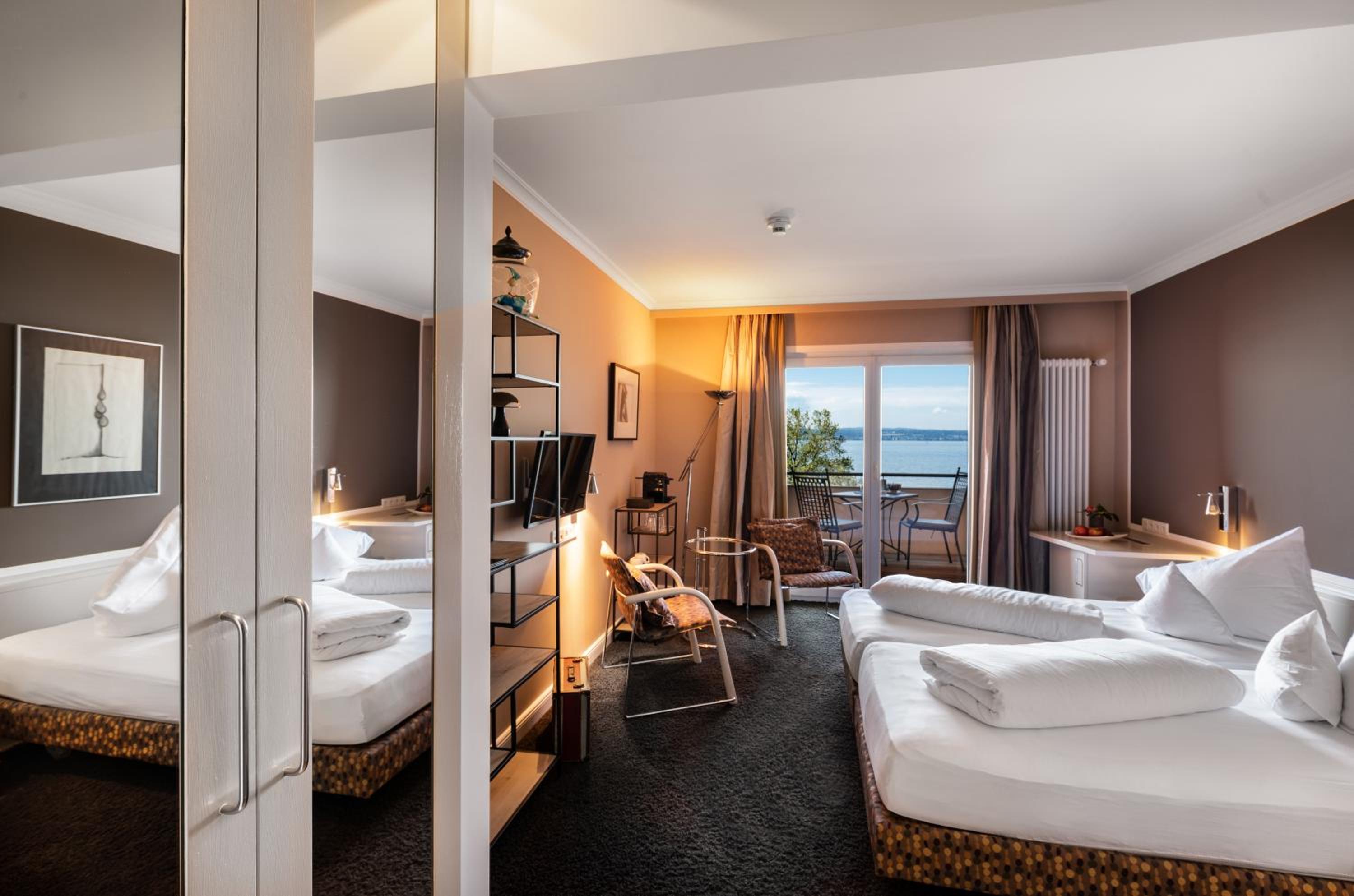 Deluxe Double Room - Photo 16