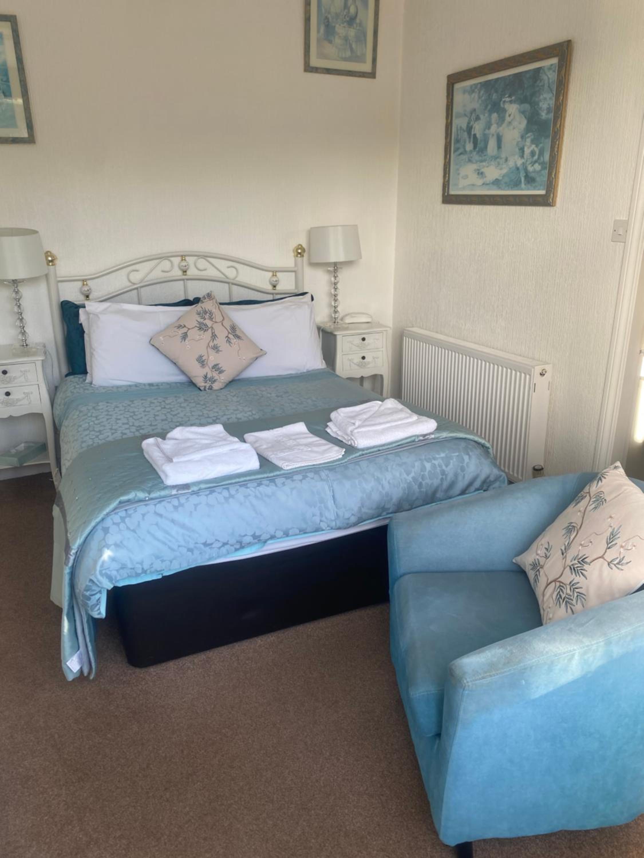 Double Room with Private Bathroom - Photo 1