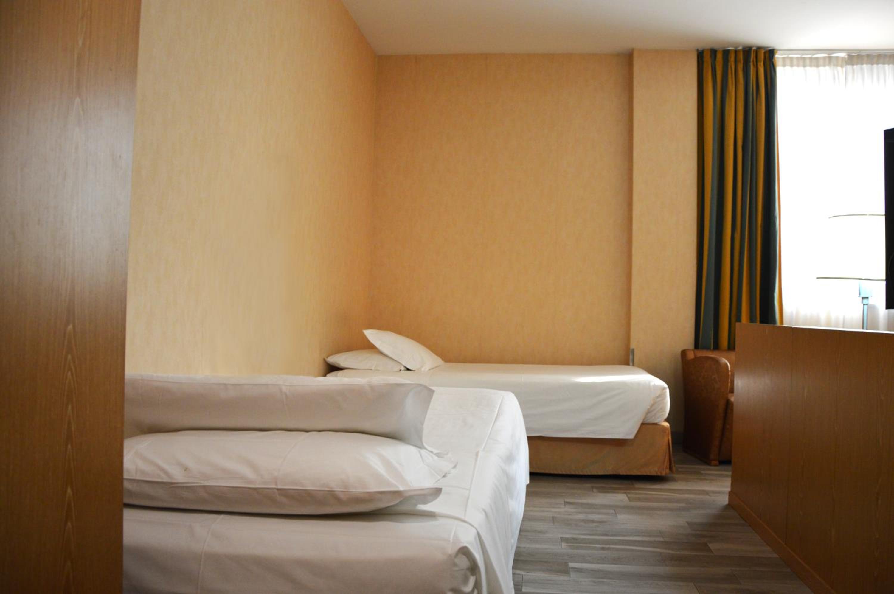 Standard Quadruple Room - Non-Smoking