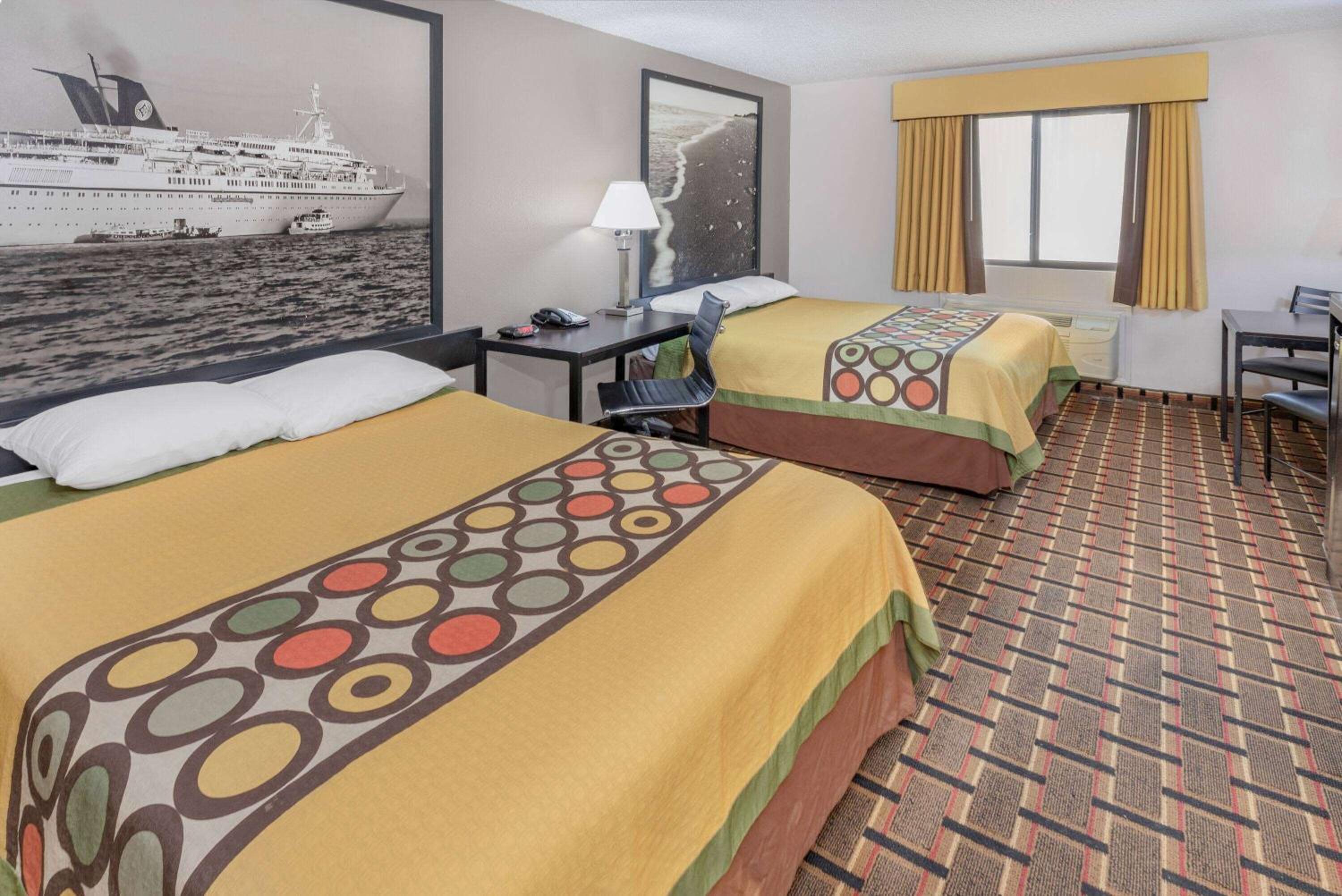 Studio Suite with Two Queen Beds - Non-Smoking - Photo 2
