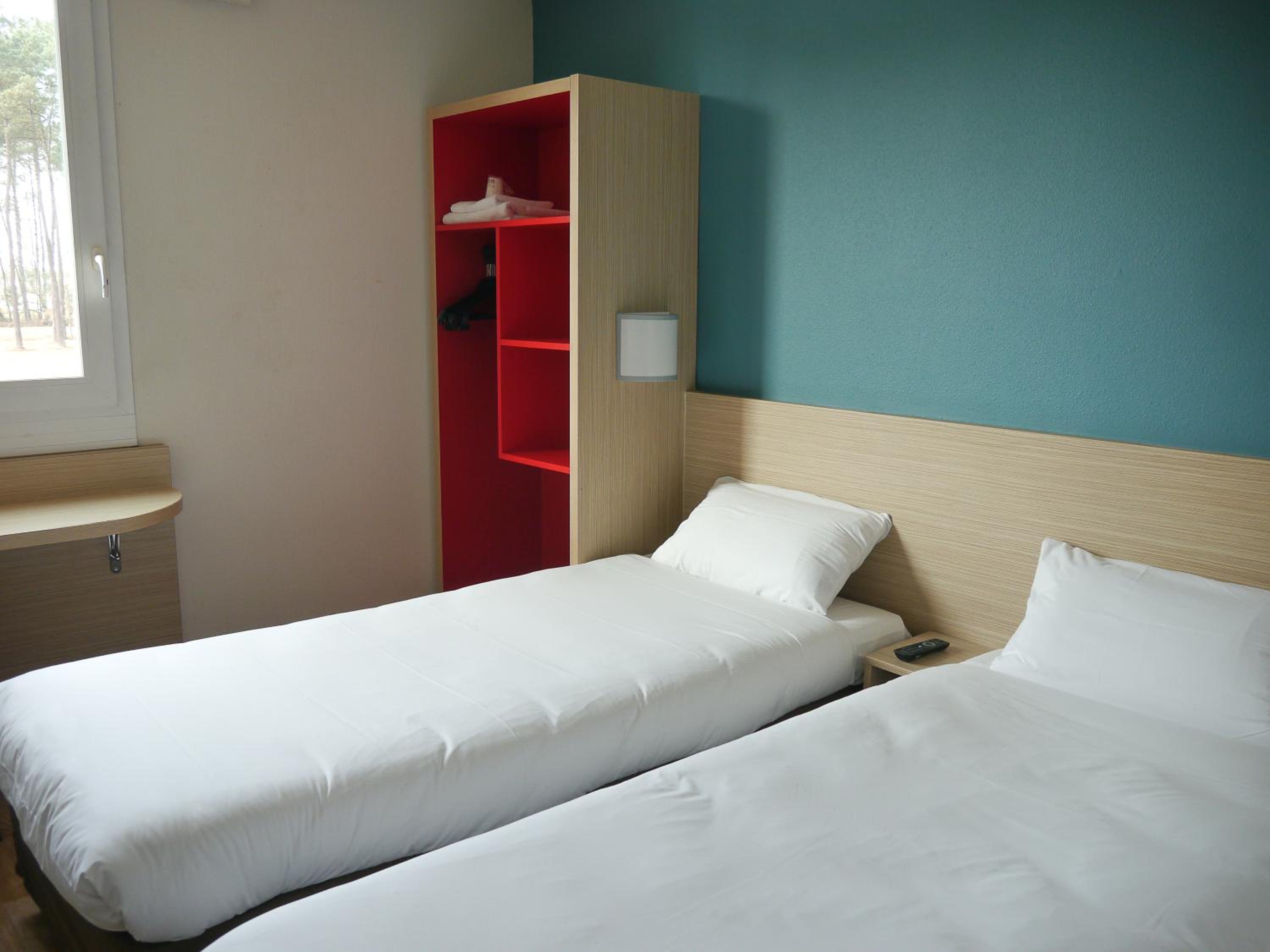 Twin Room - Photo 6