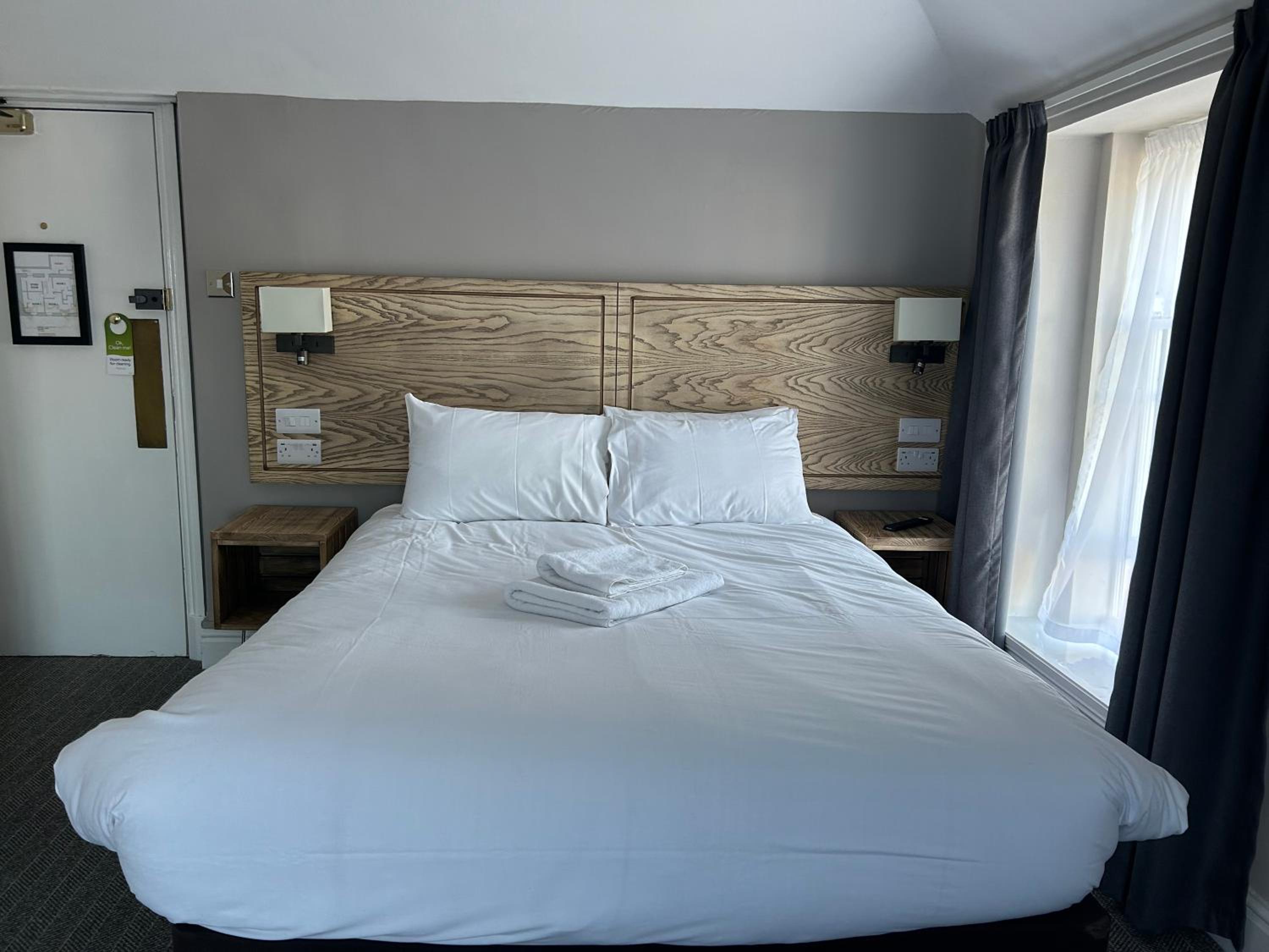 Double Room - Photo 5