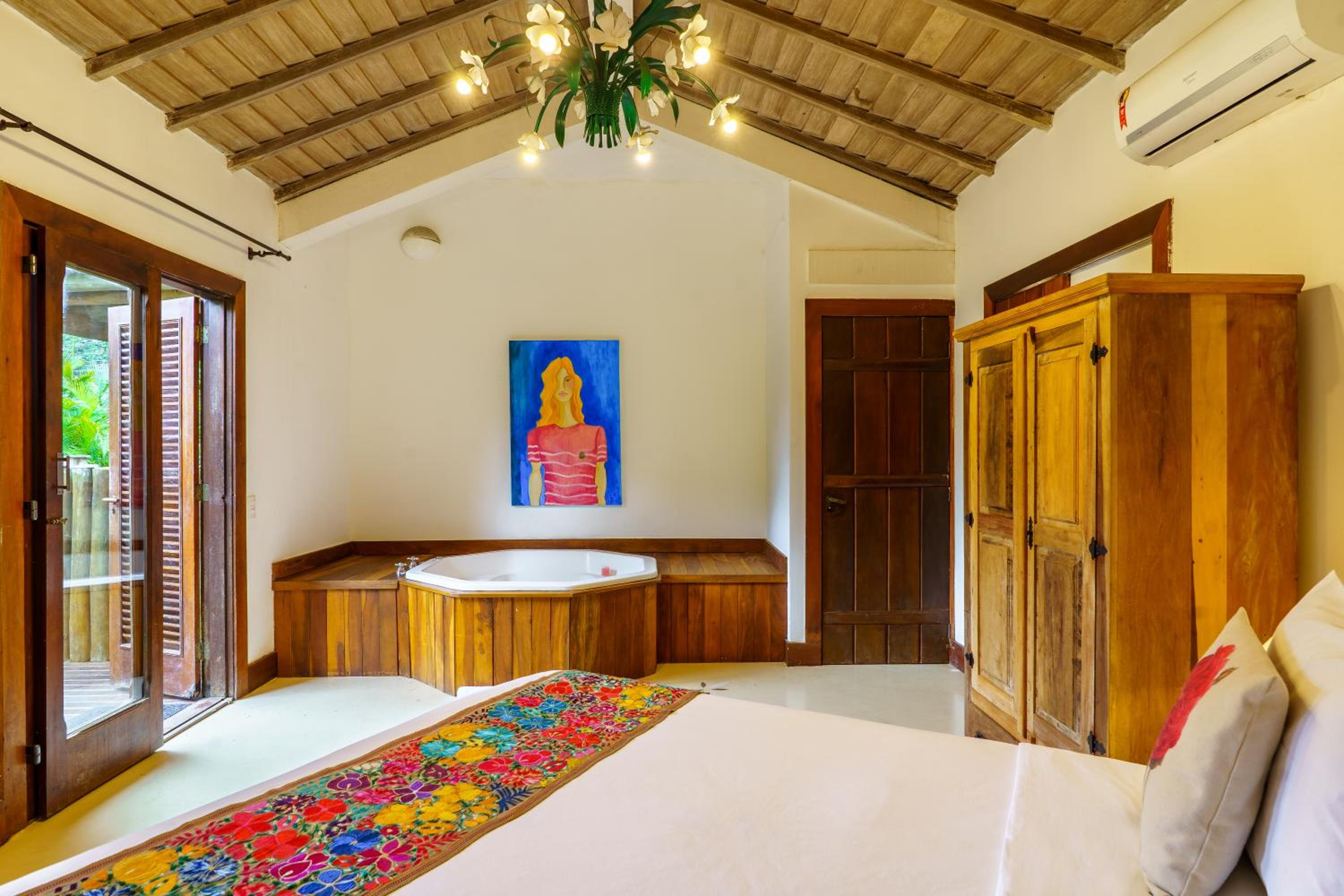 Deluxe Suite with Spa Bath photo 1
