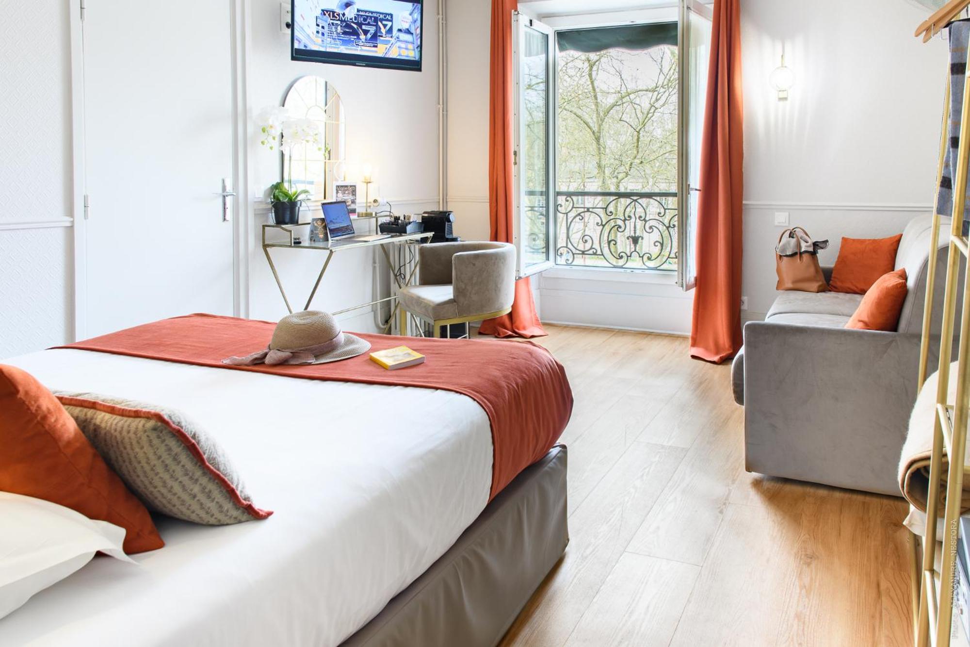 Superior Quadruple Room thumbnail 6