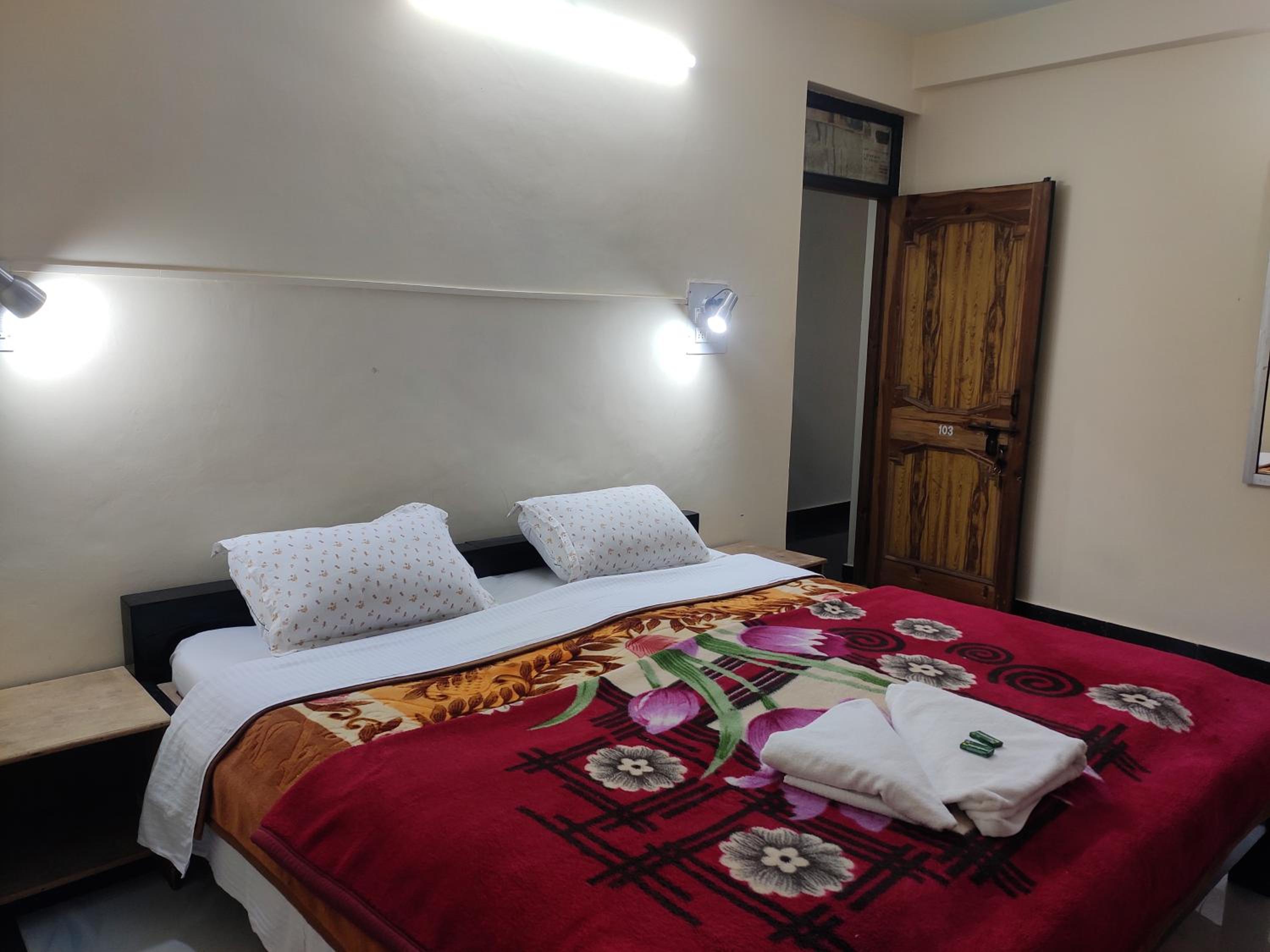 Standard Double Room photo 3