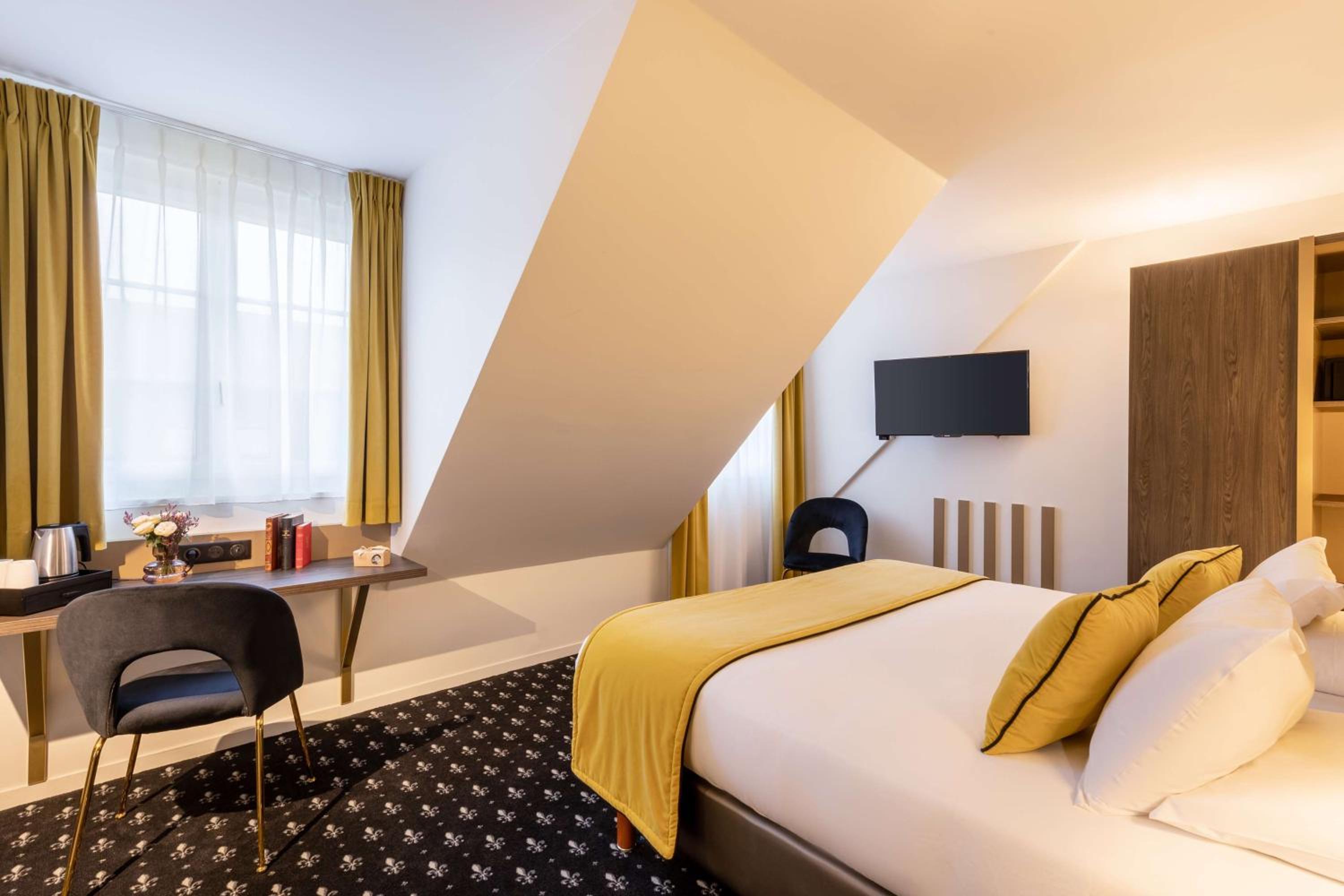 Comfort Queen Room