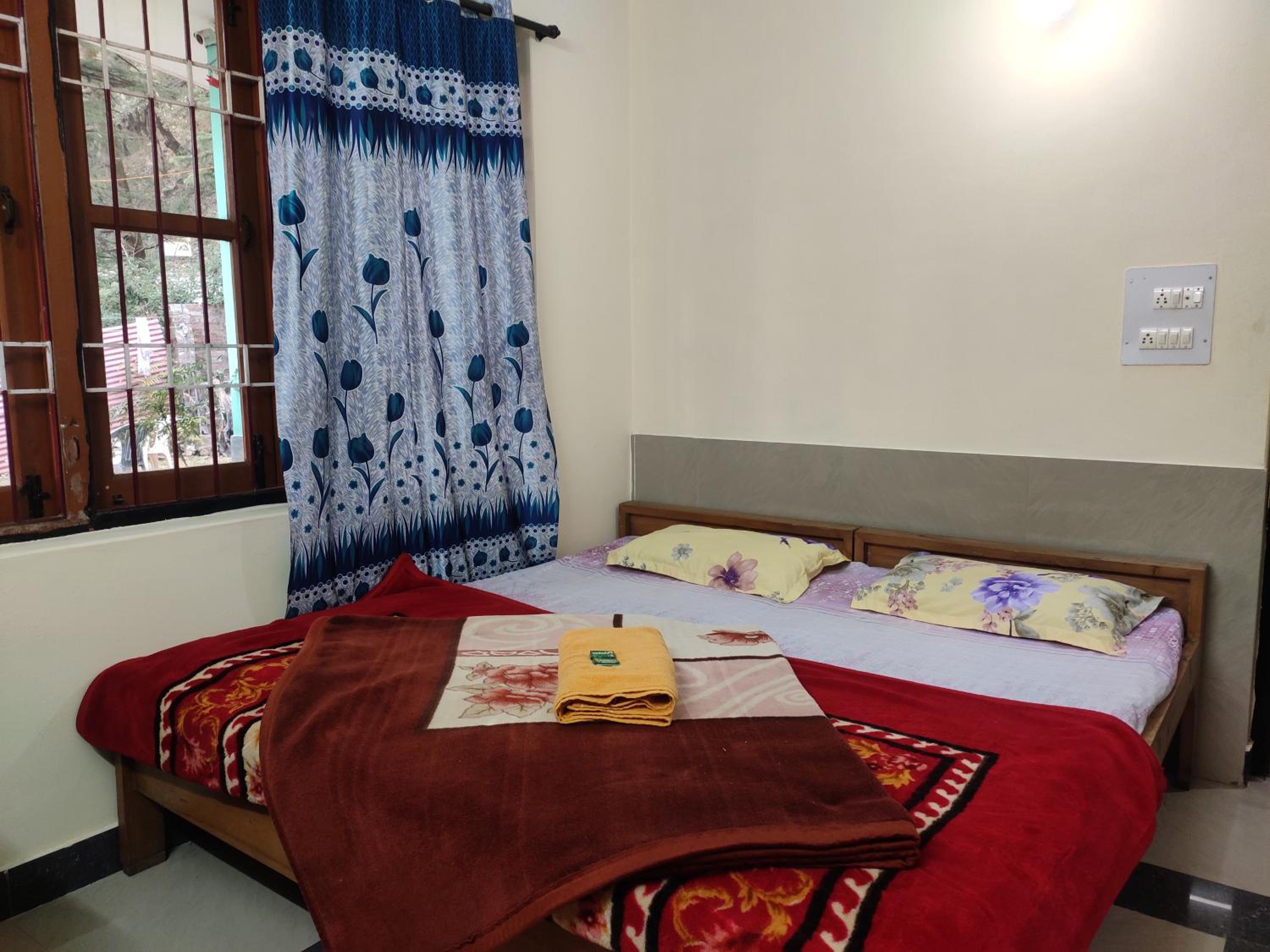 Budget Double Room photo 3