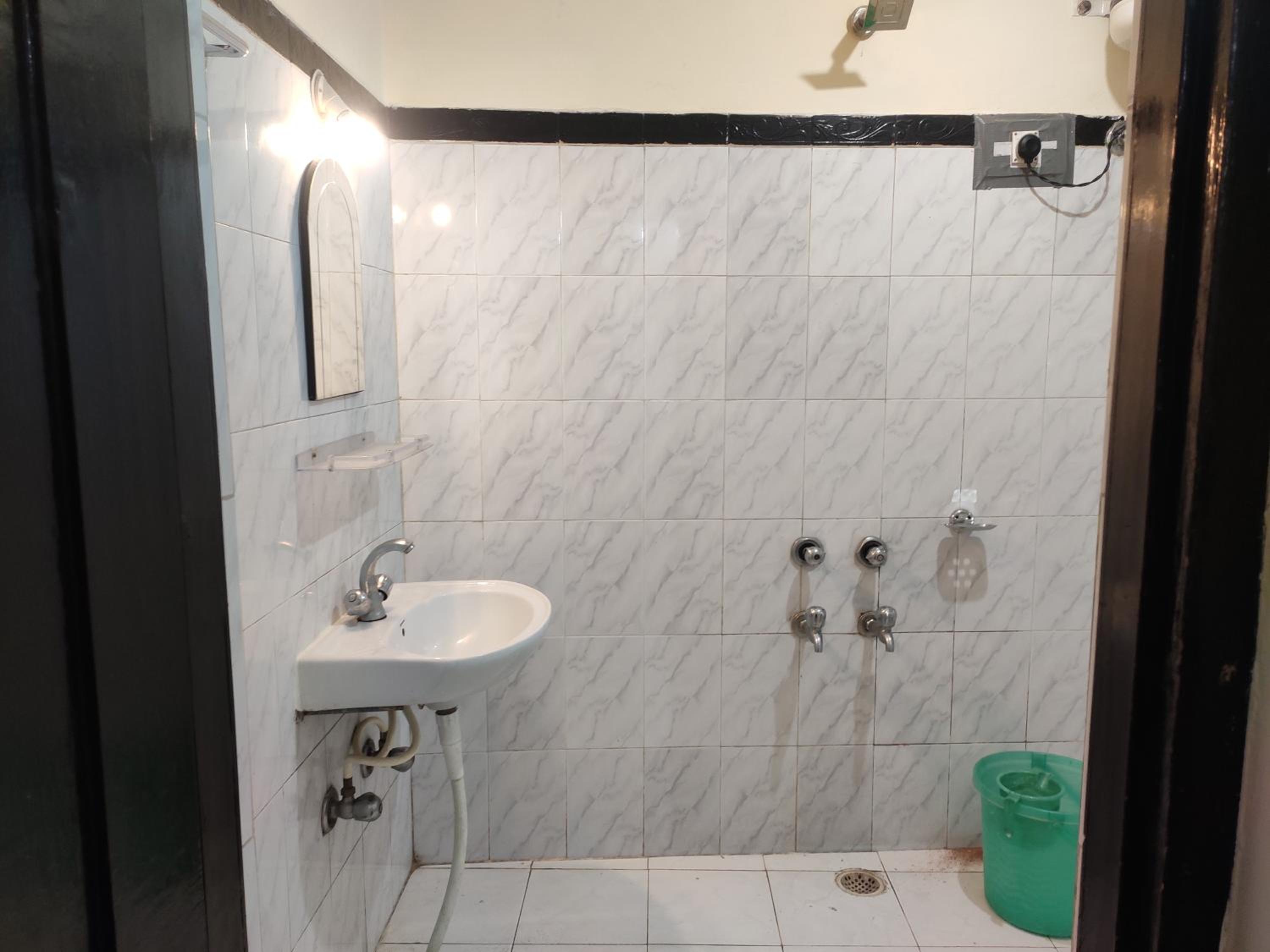 Budget Double Room photo 2
