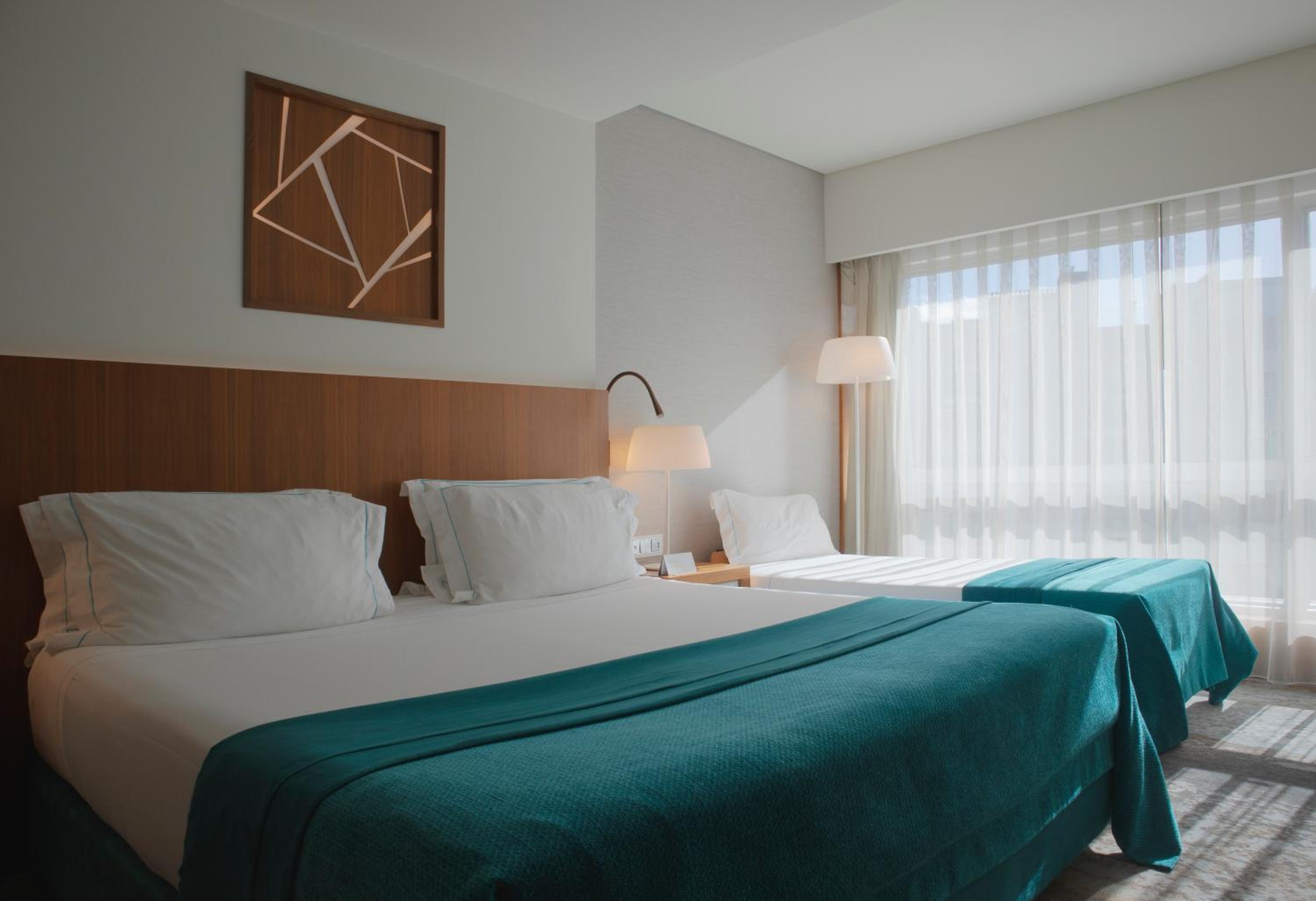 Deluxe Double Room with Extra Bed (2 Adults + 1 child up to 12 years old) photo 2