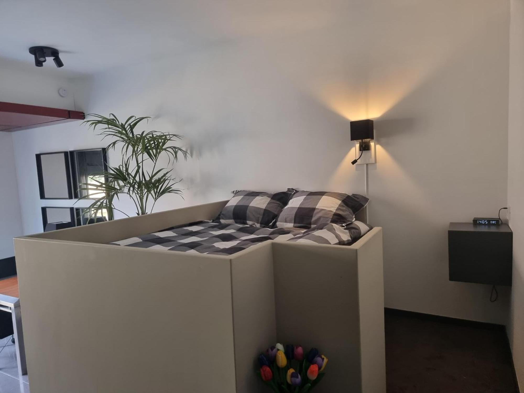 One-Bedroom Apartment photo 1