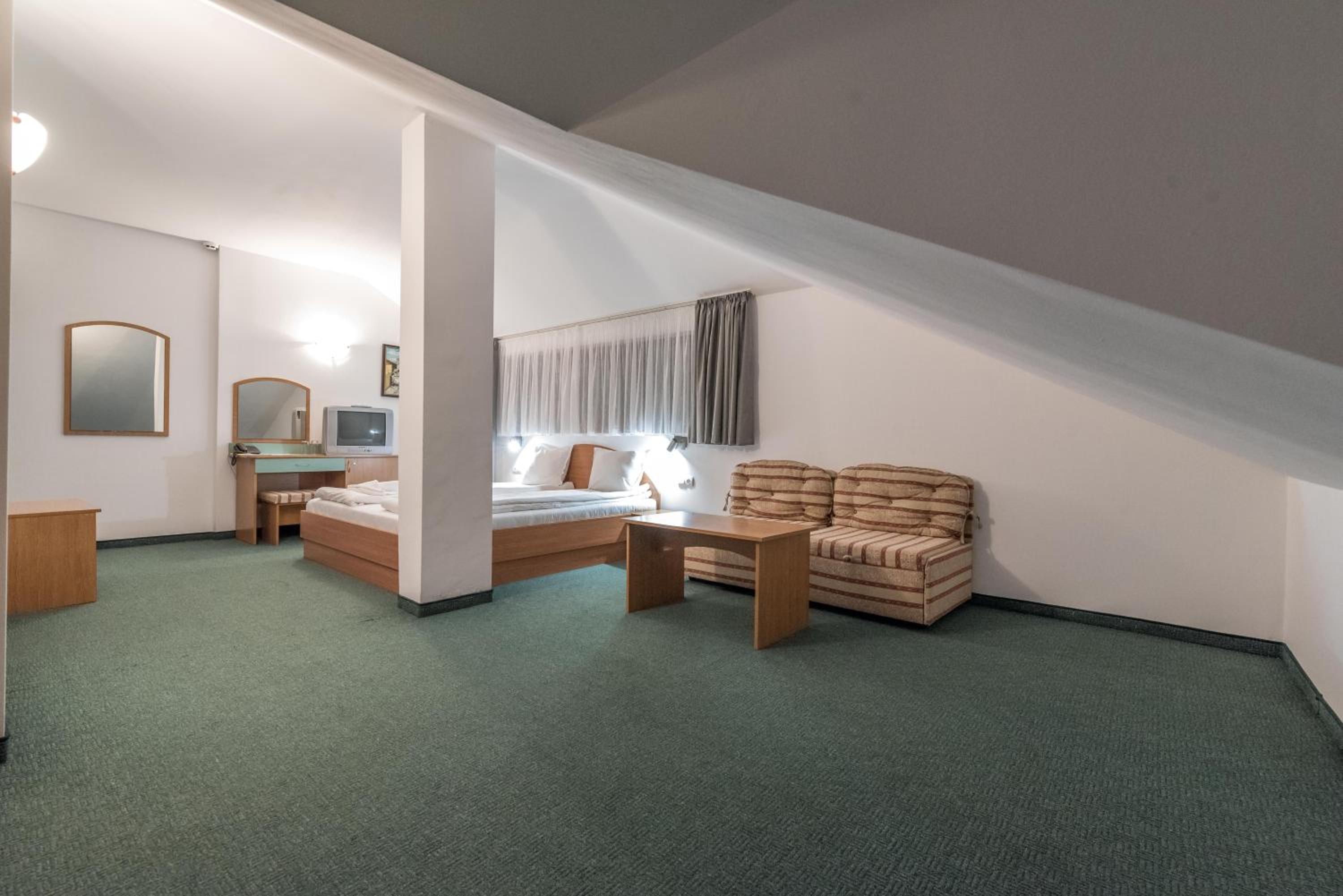 Mansard Double Room - Photo 6