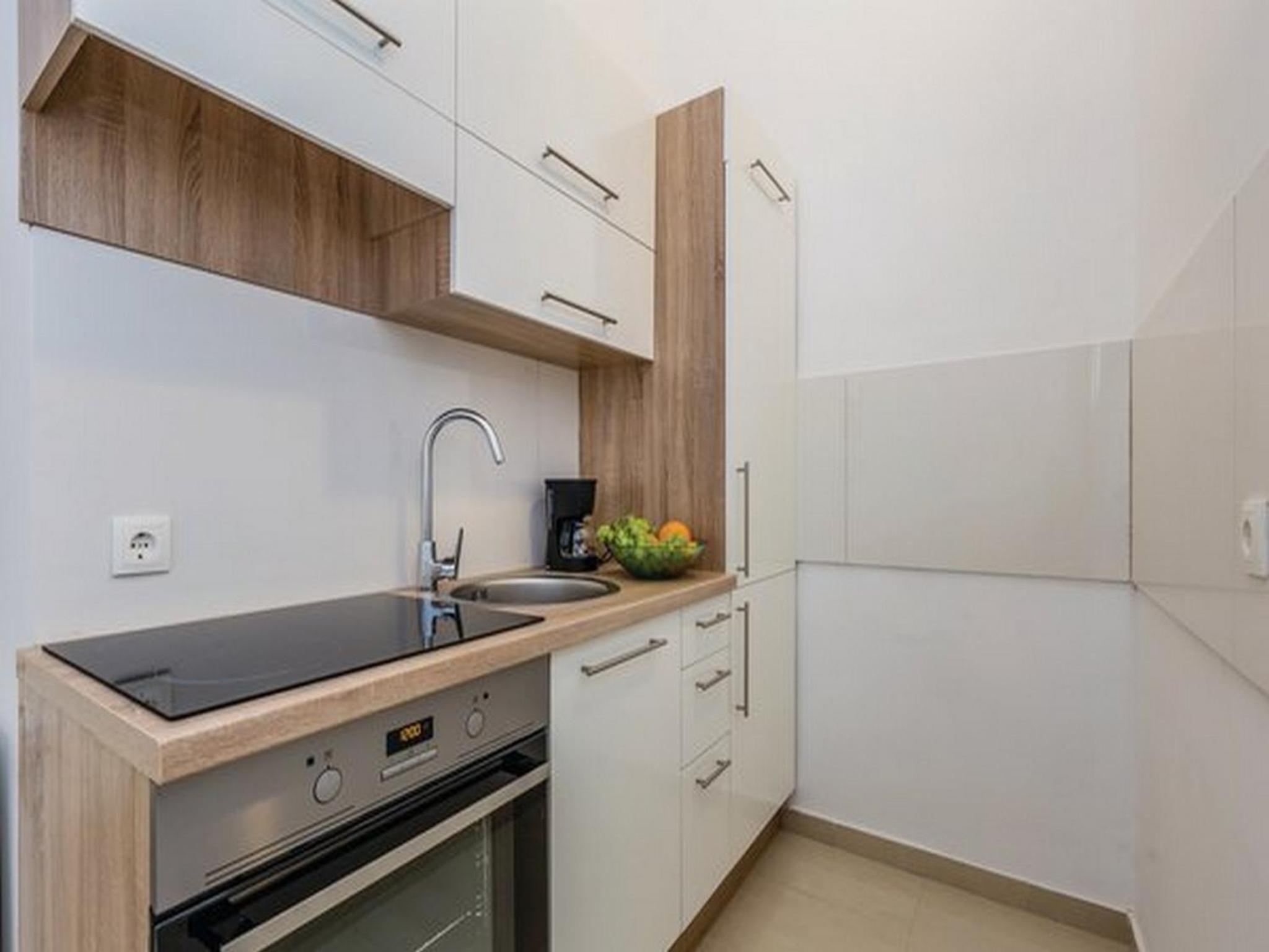 One-Bedroom Apartment with Terrace and Sea View photo 2