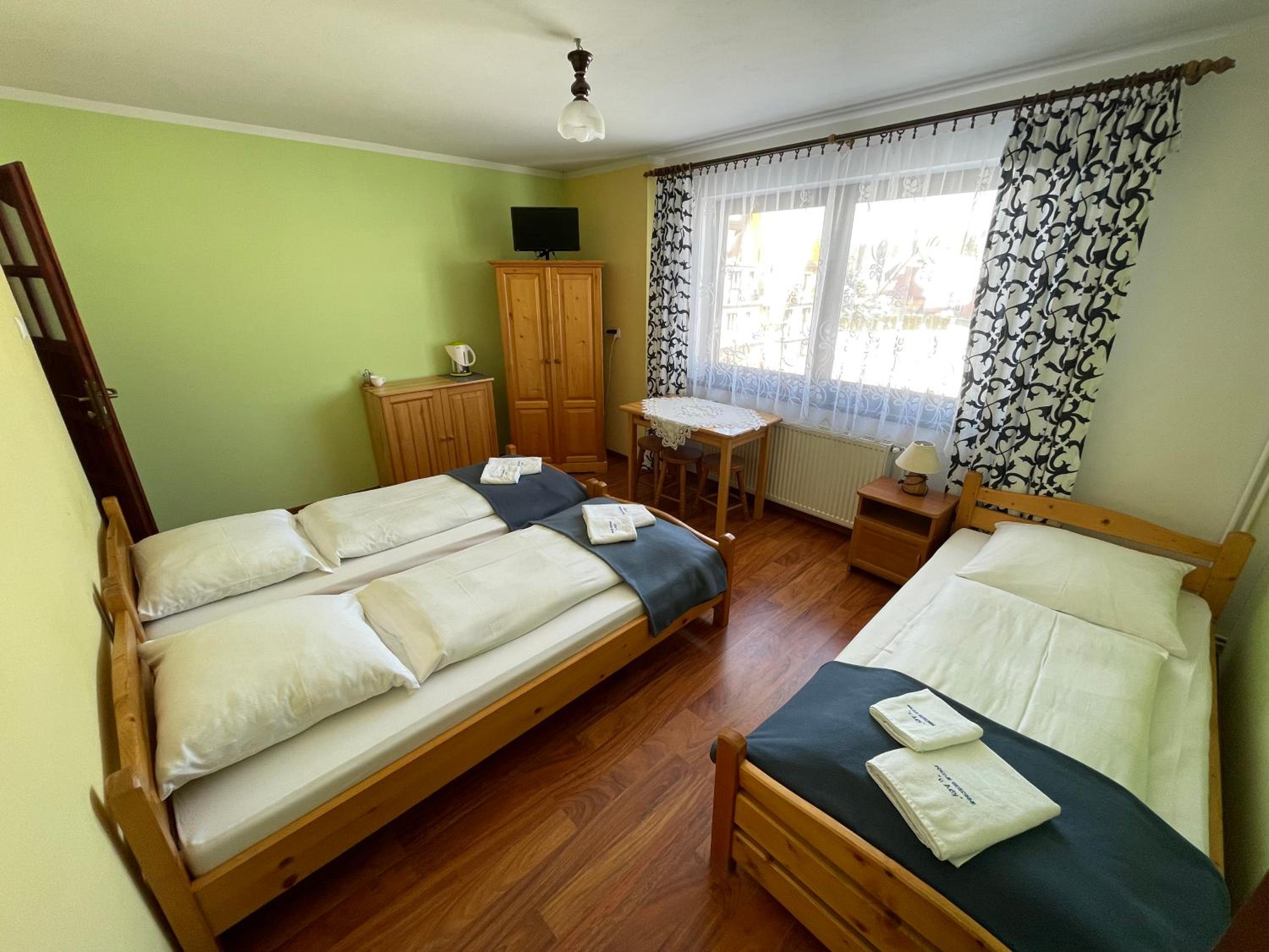 Triple Room with Private Bathroom photo 2
