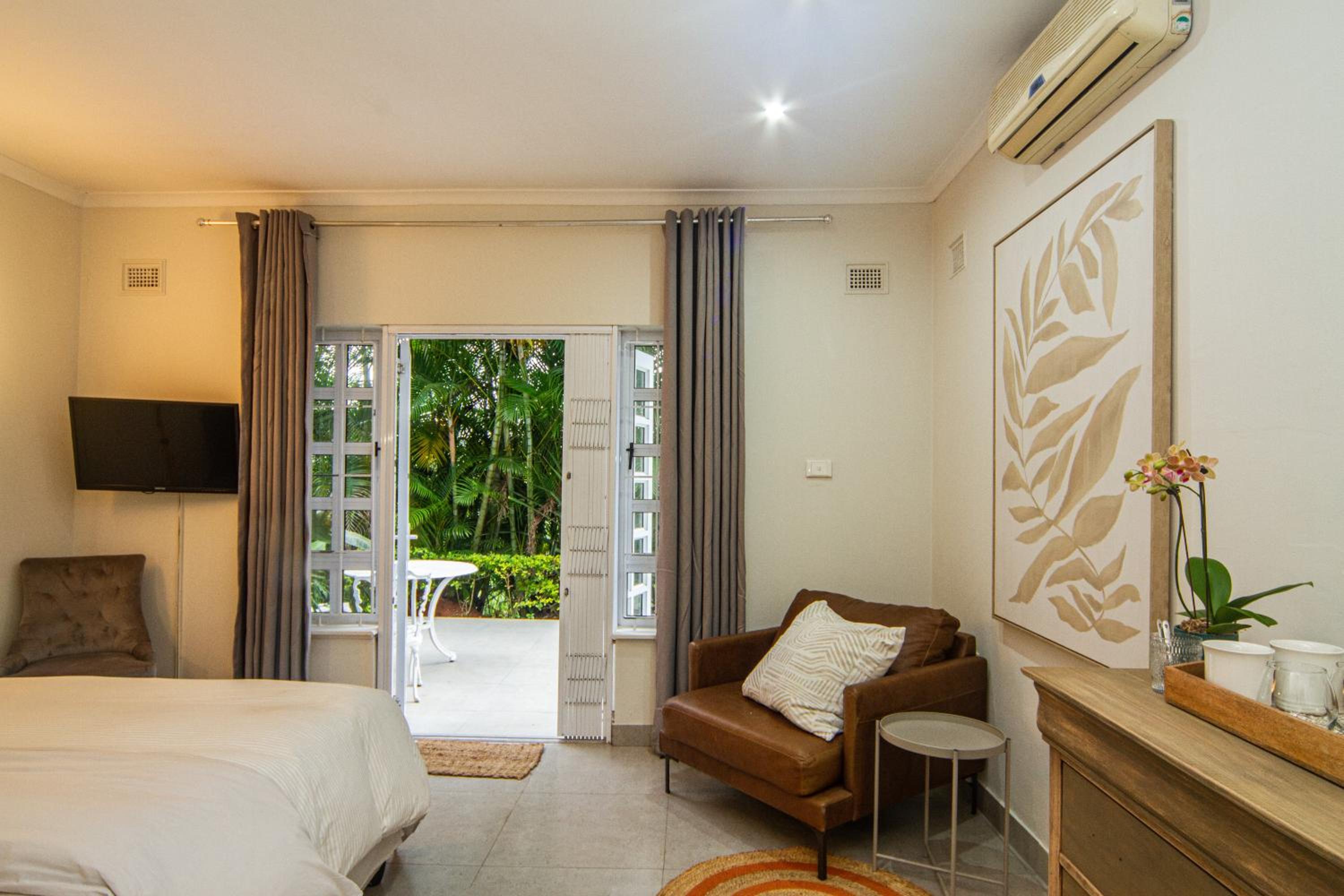 Standard Twin Room - Photo 4