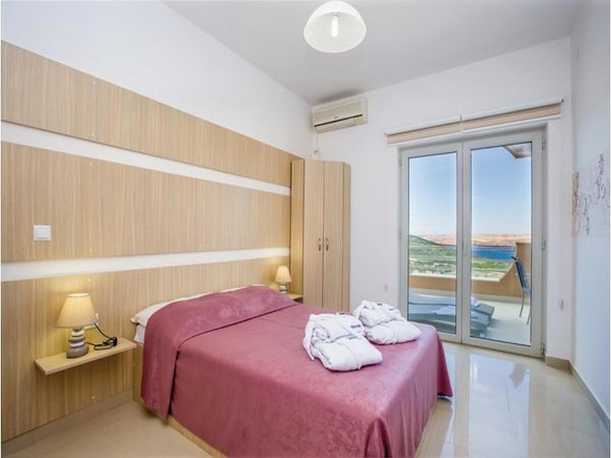 Two-Bedroom Apartment with Terrace and Sea View photo 3