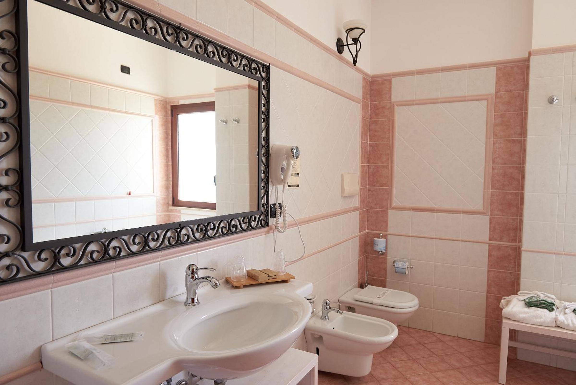 Superior Suite - Photo 3